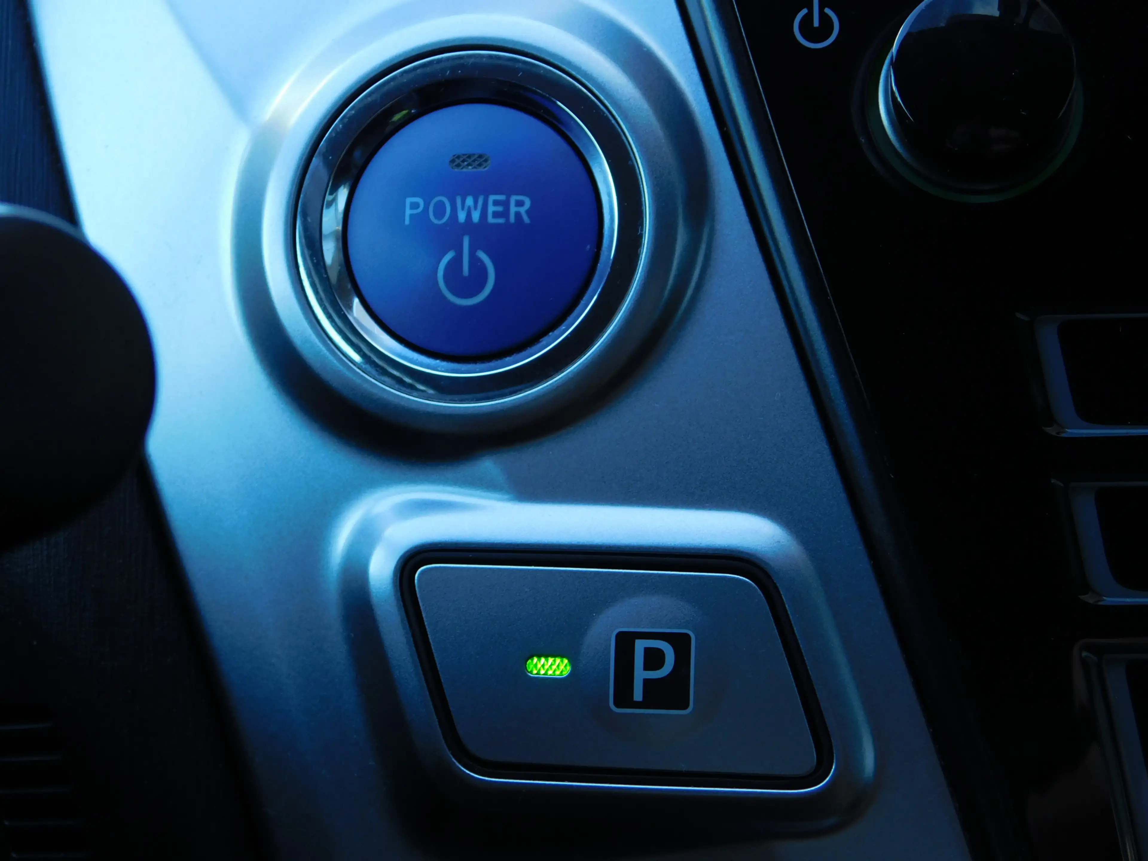 Toyota Prius+ 1.8 SkyView Edition — photo 26