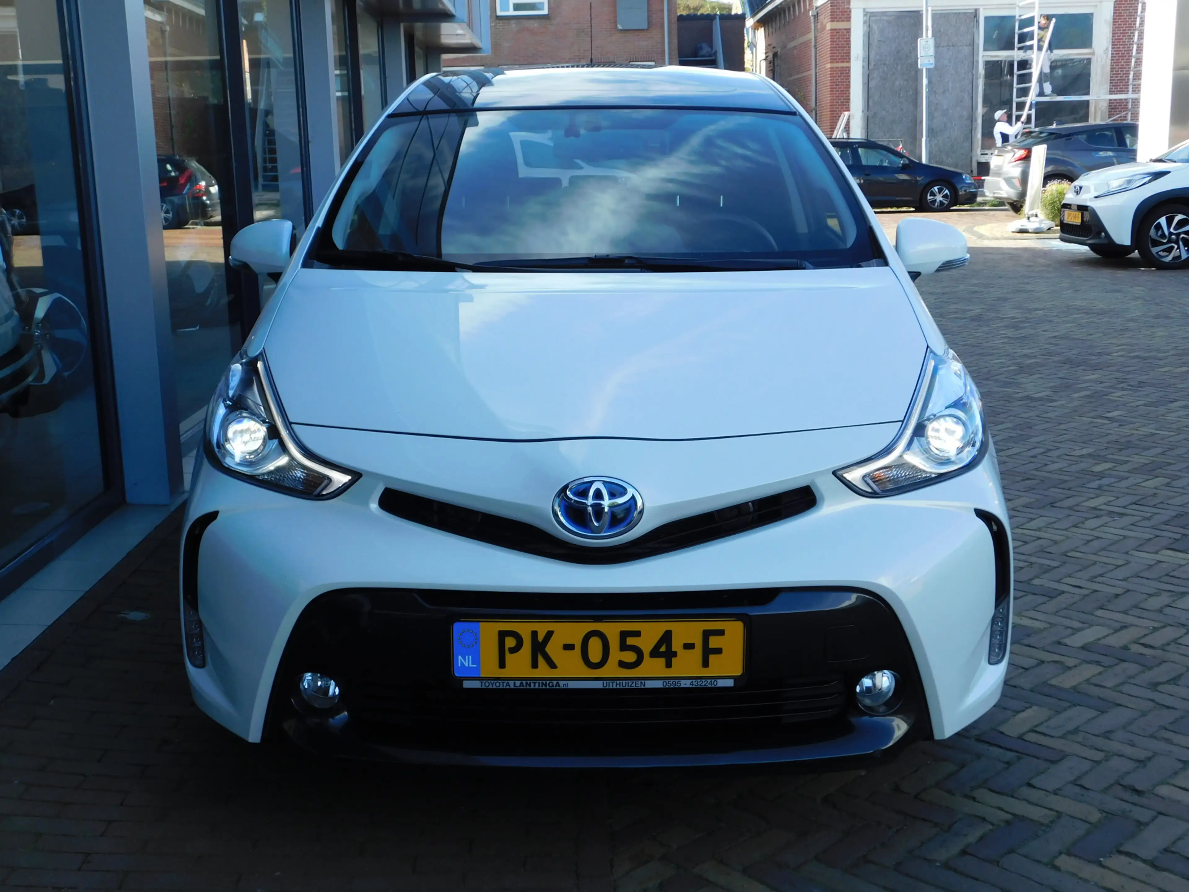 Toyota Prius+ 1.8 SkyView Edition — photo 4