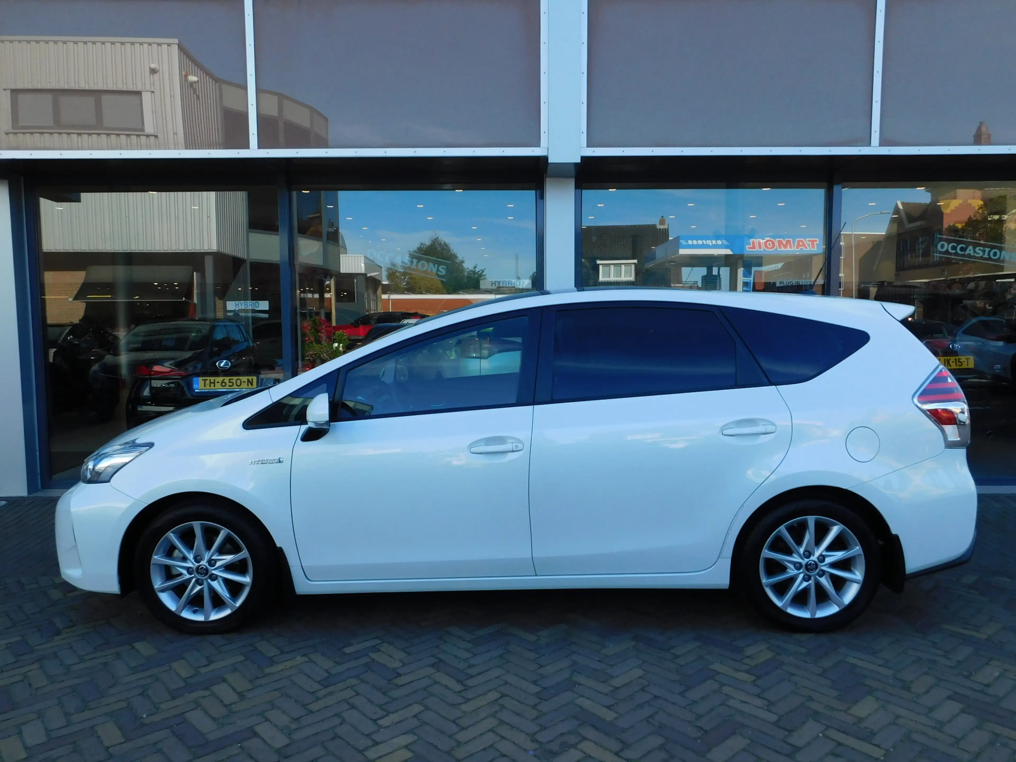 Toyota Prius+ 1.8 SkyView Edition — photo 5