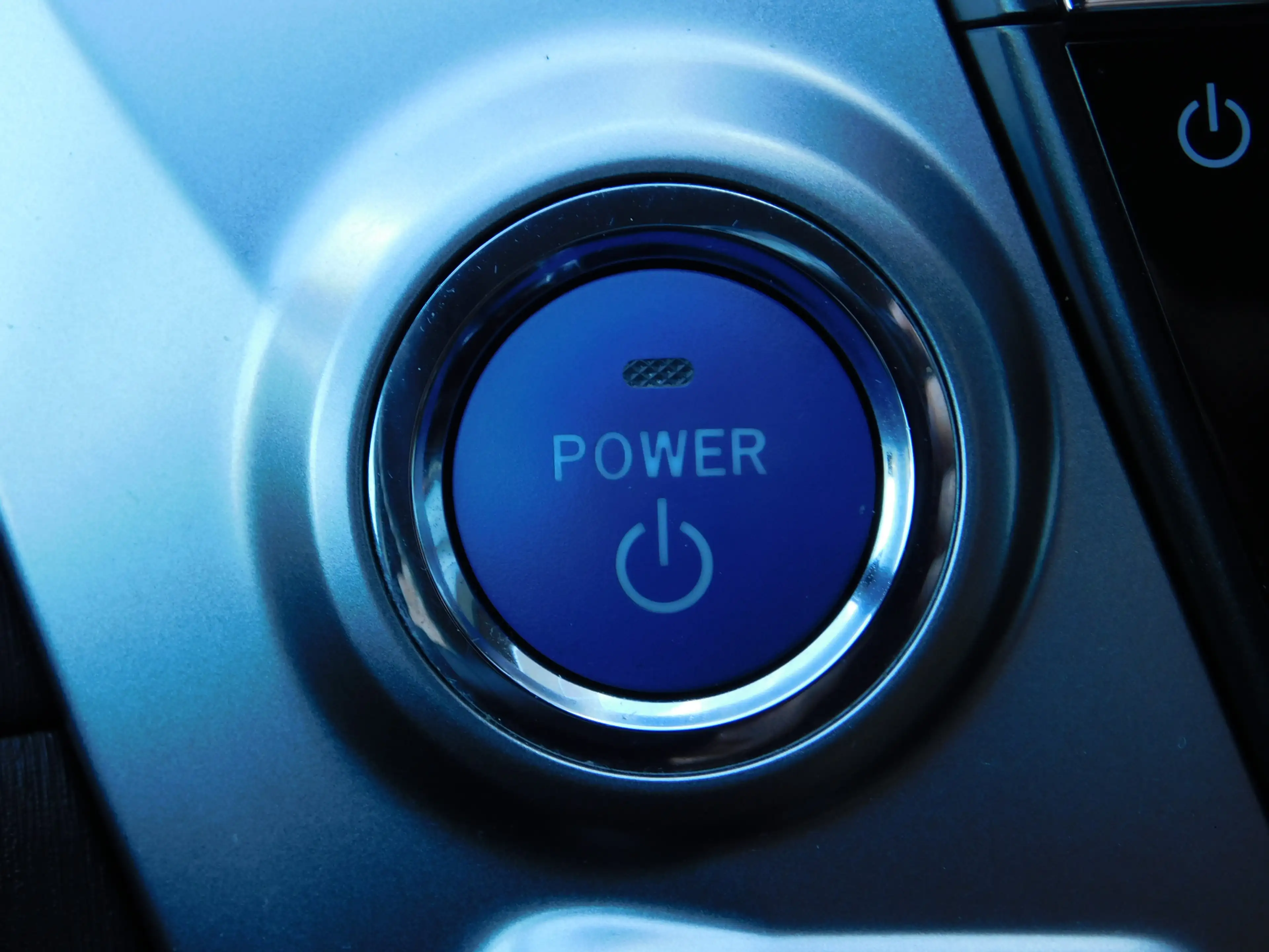 Toyota Prius+ 1.8 SkyView Edition — photo 21
