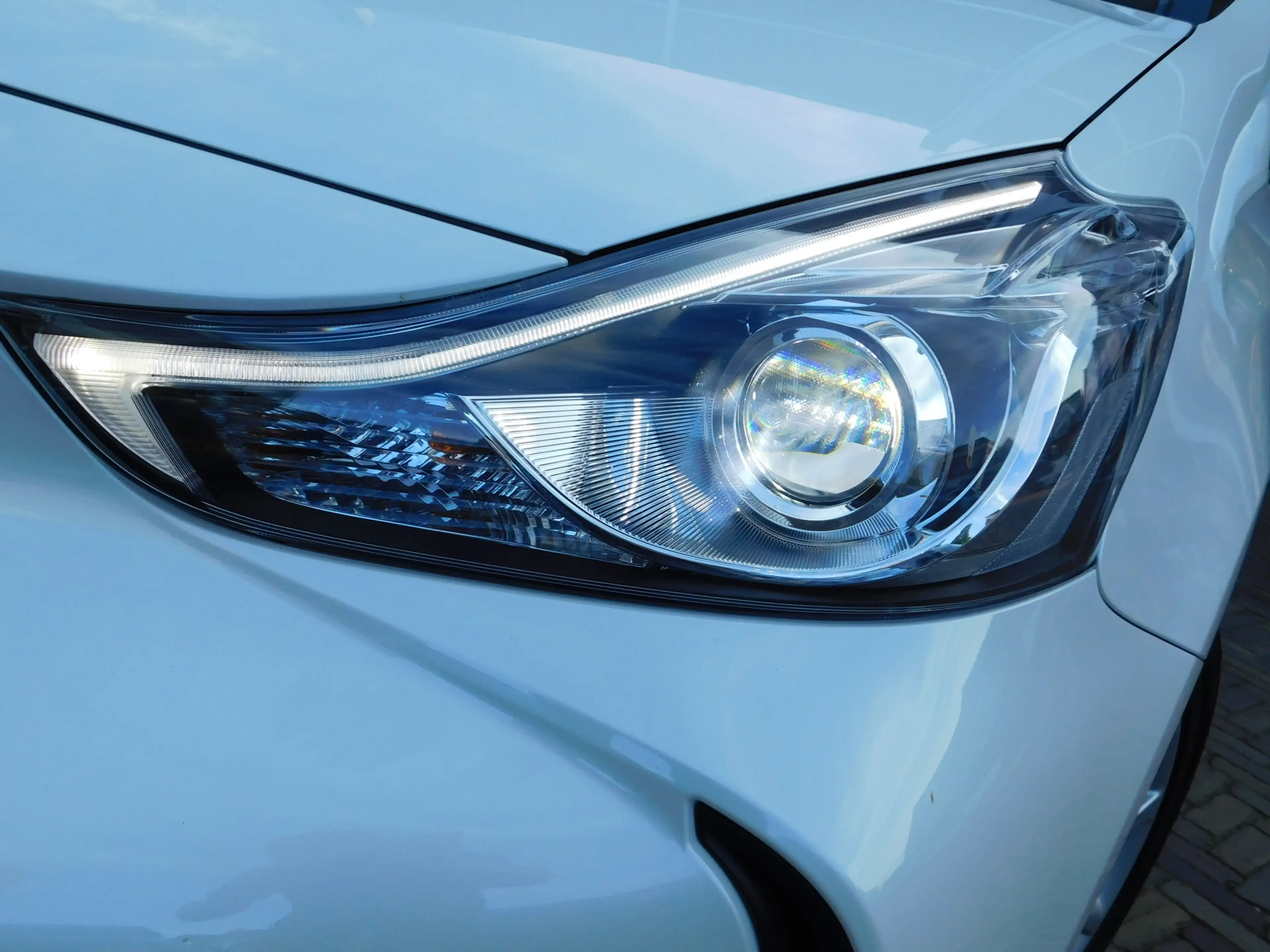 Toyota Prius+ 1.8 SkyView Edition — photo 3