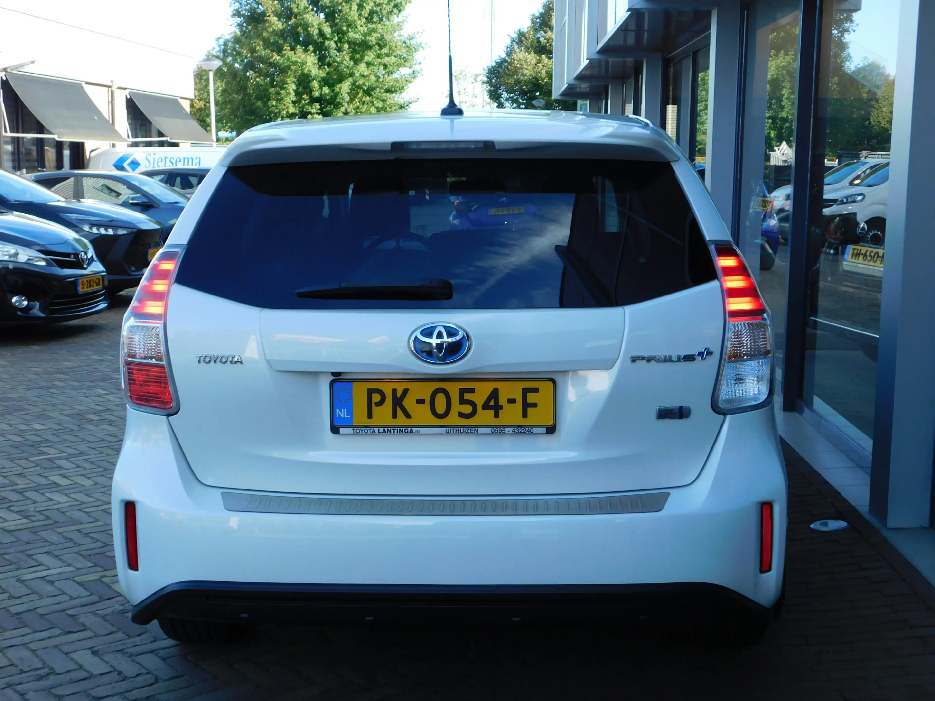 Toyota Prius+ 1.8 SkyView Edition — photo 7