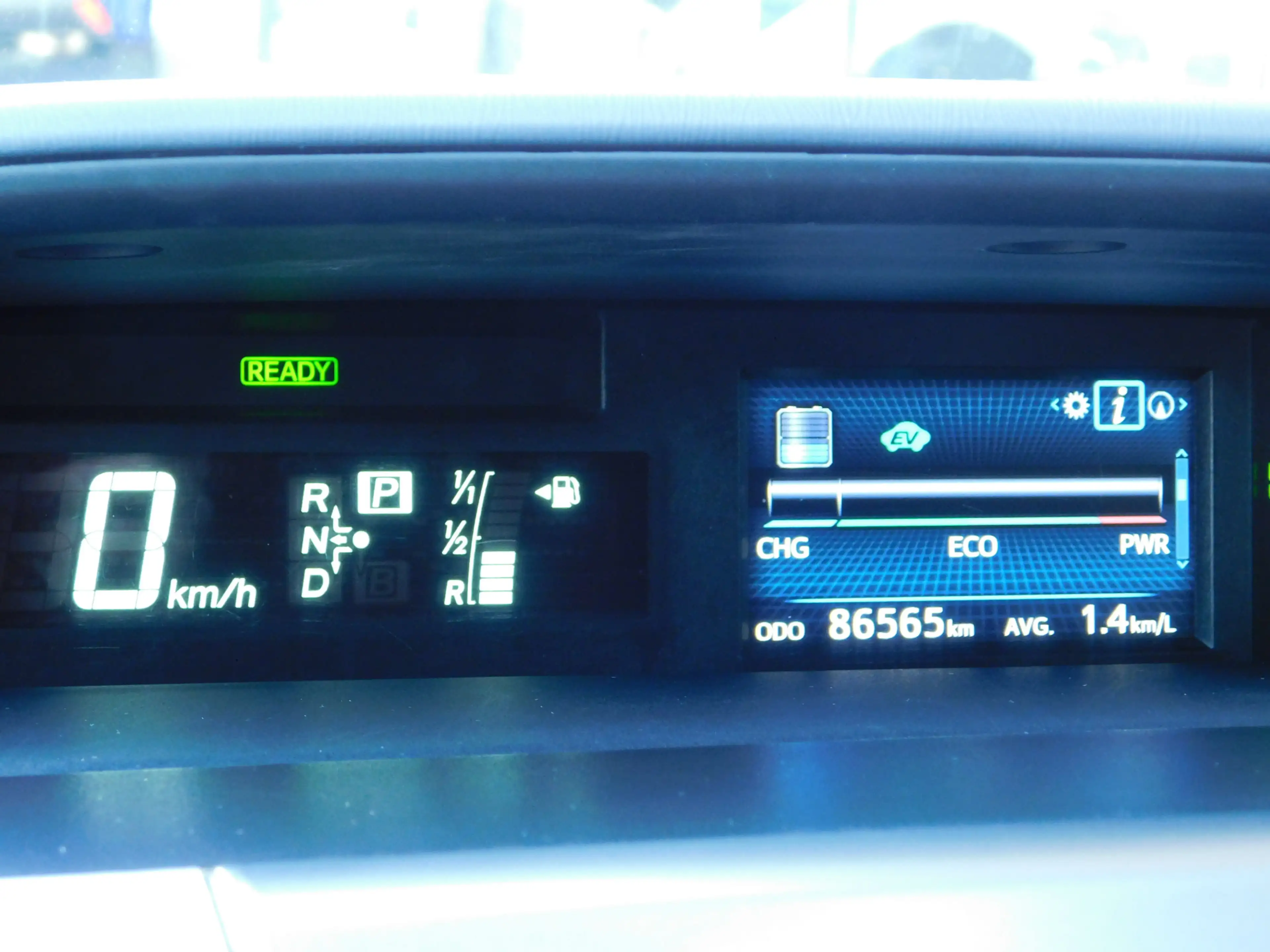 Toyota Prius+ 1.8 SkyView Edition — photo 25