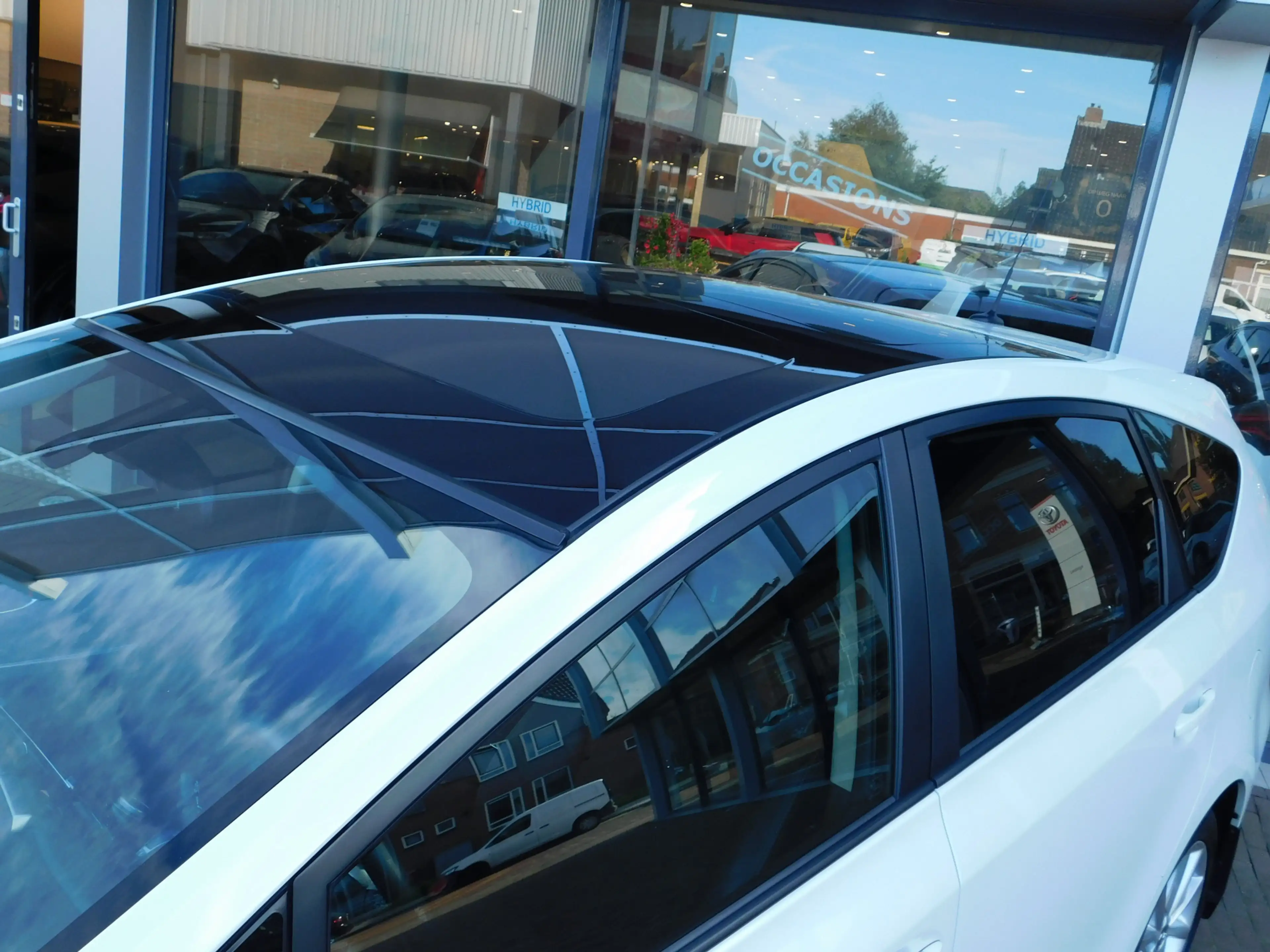 Toyota Prius+ 1.8 SkyView Edition — photo 10
