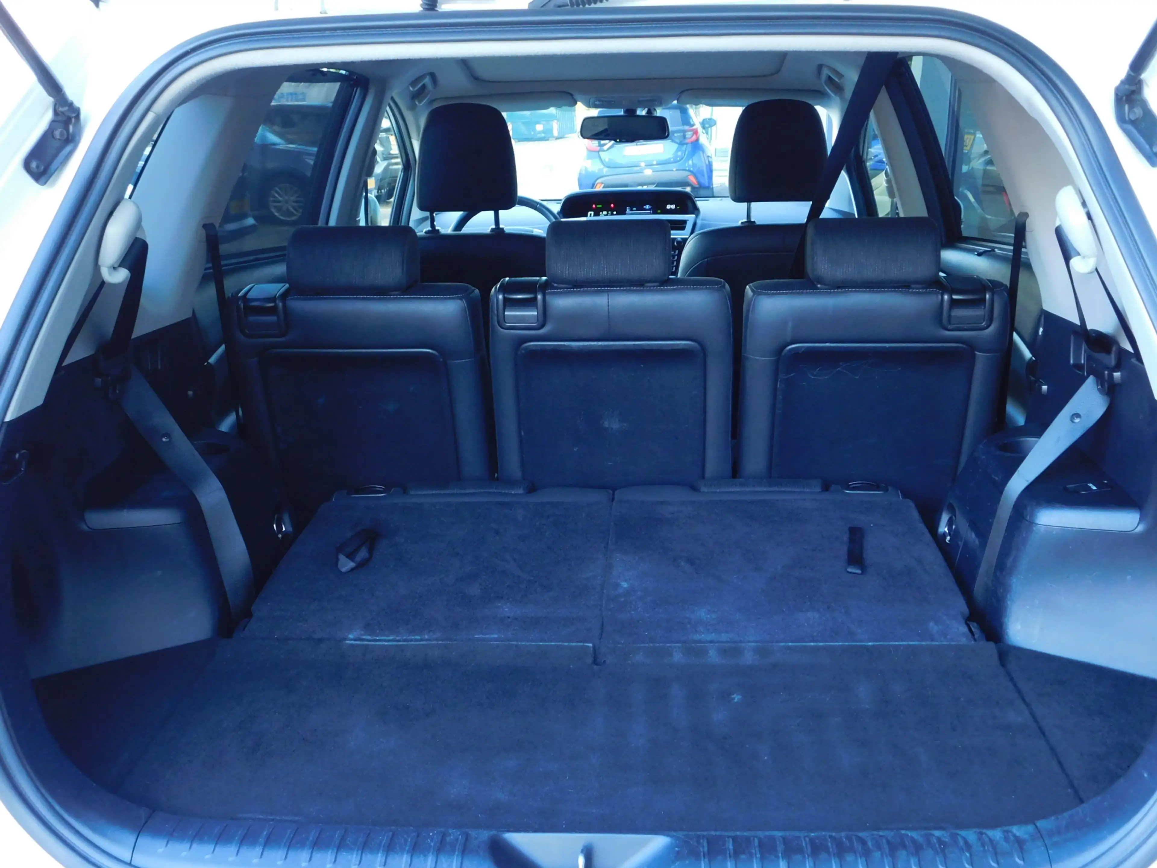 Toyota Prius+ 1.8 SkyView Edition — photo 33