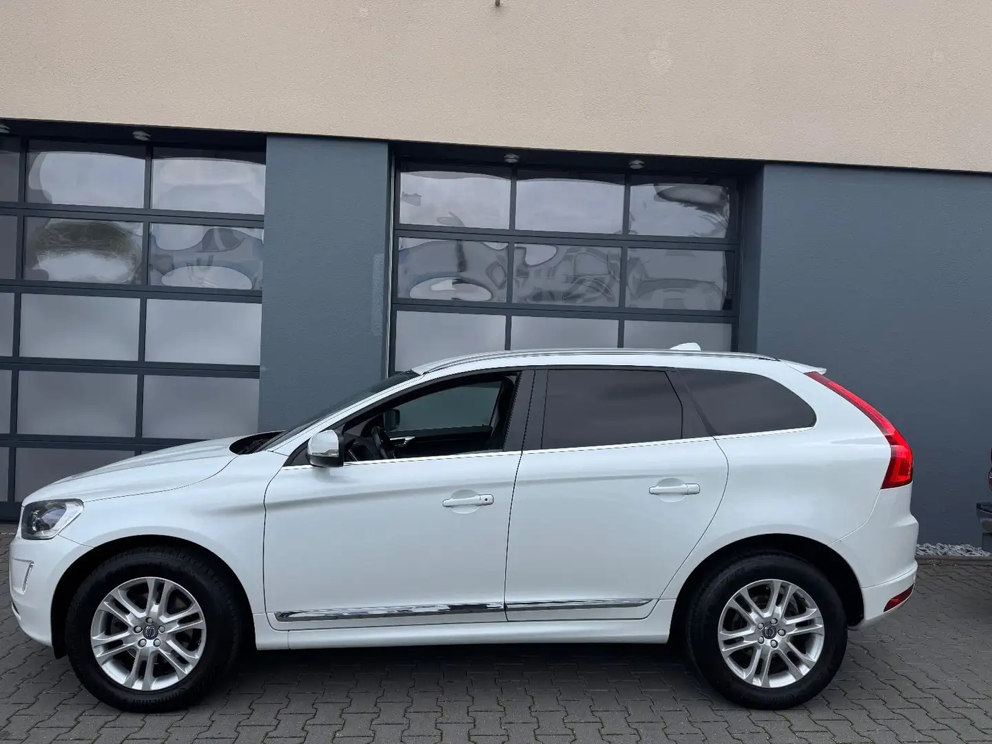 Volvo XC60 Summum AWD Weiß - 2