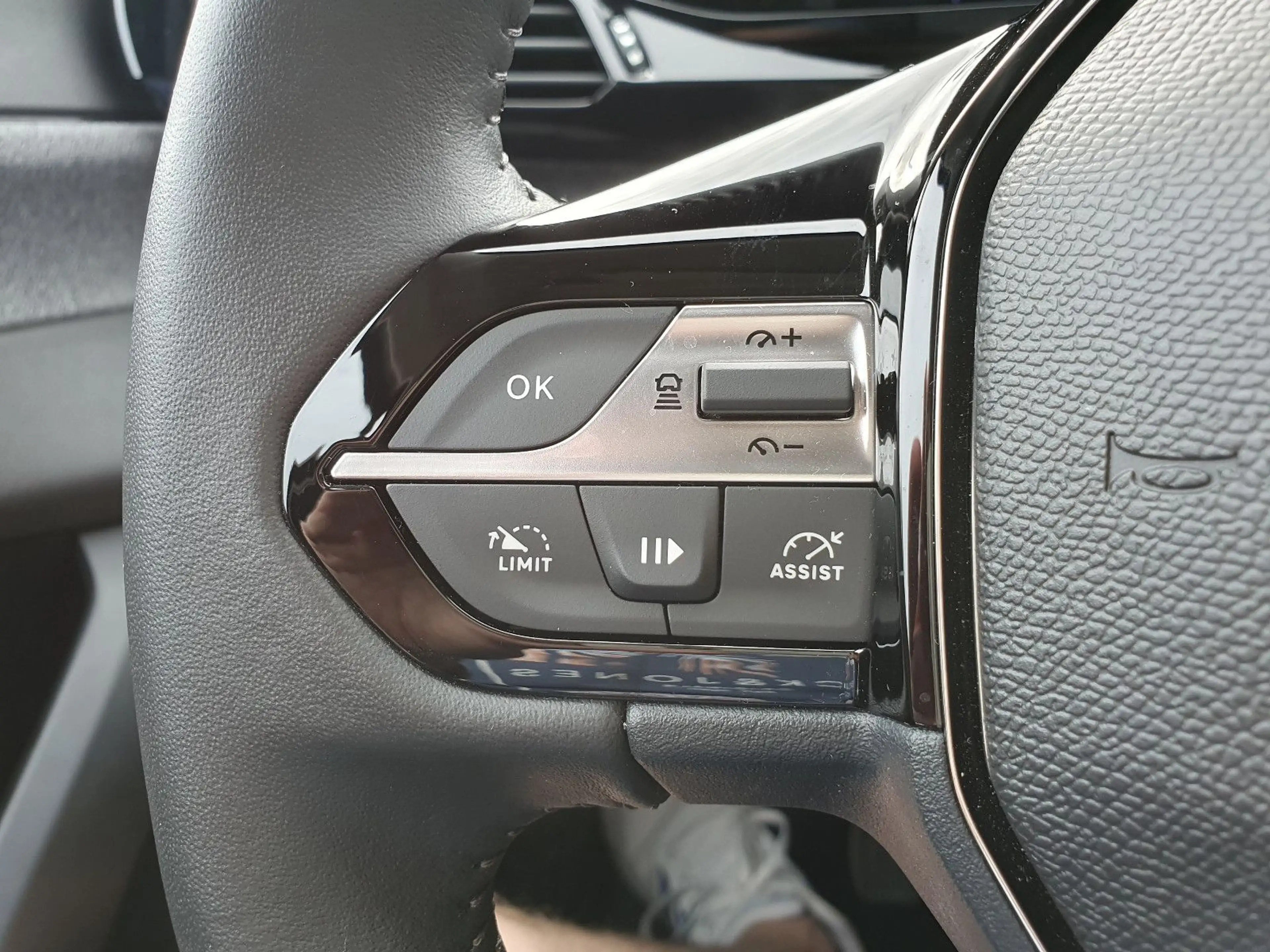 Peugeot 308 Allure 130 SITZHEIZUNG 180°K. ACC NAVI DAB+ — photo 13
