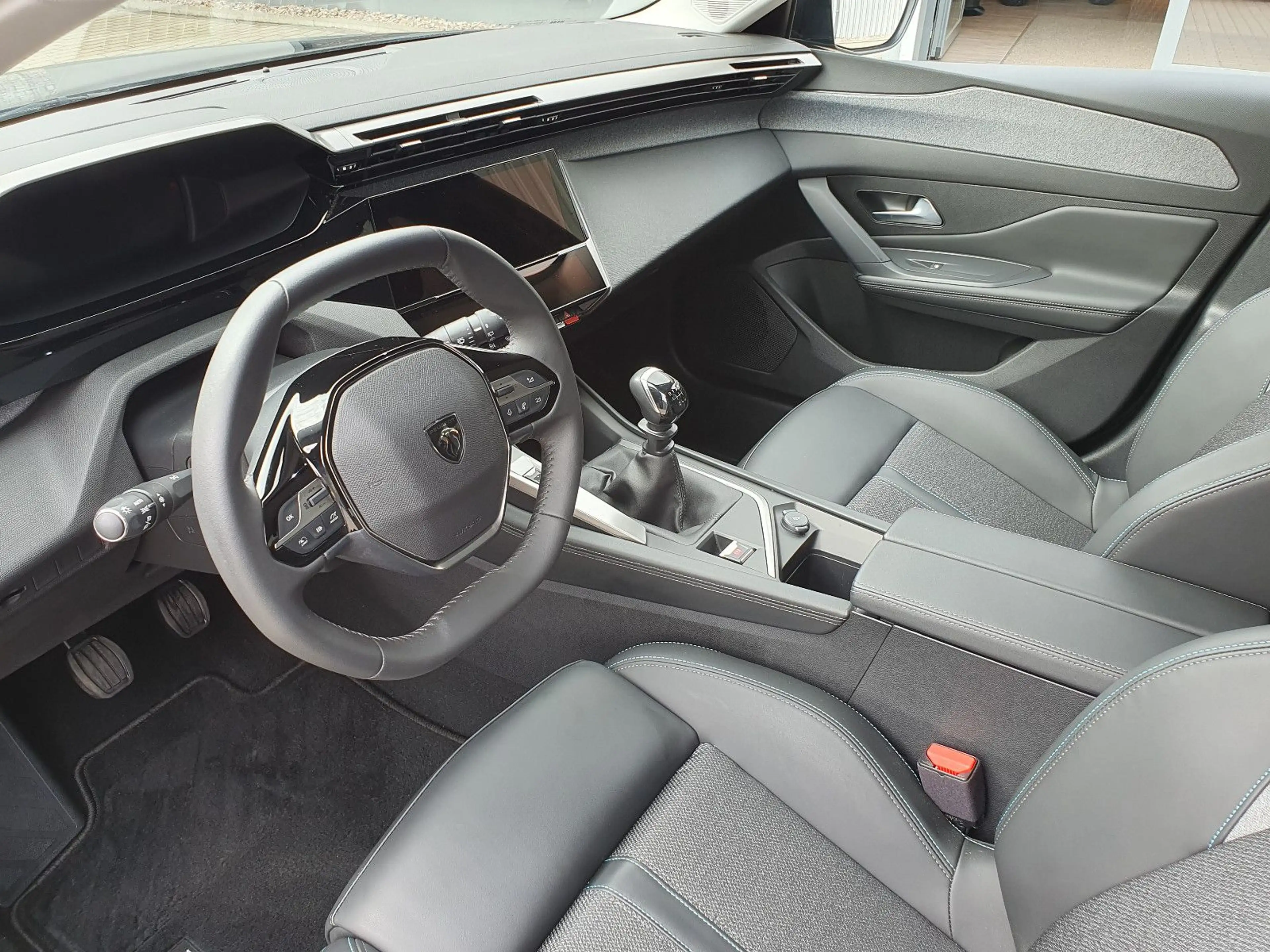 Peugeot 308 Allure 130 SITZHEIZUNG 180°K. ACC NAVI DAB+ — photo 8