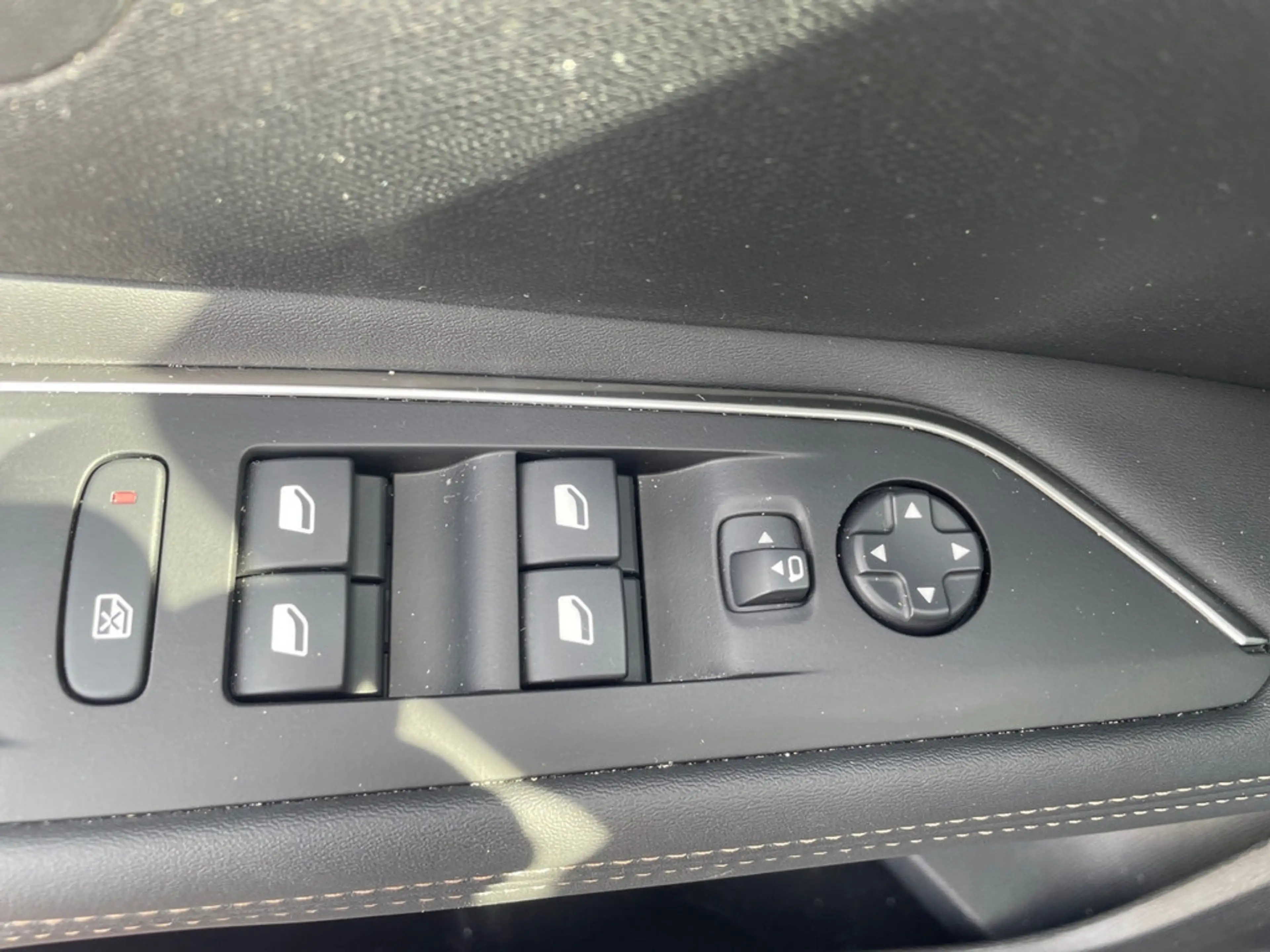 Peugeot 3008 1.2 Hybrid 136 GT W-LAN ACC FACEL. LED — photo 15
