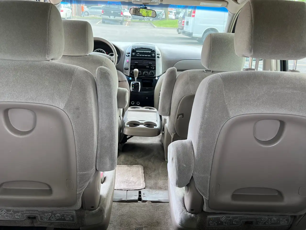 Toyota Sienna снимка Toyota Sienna