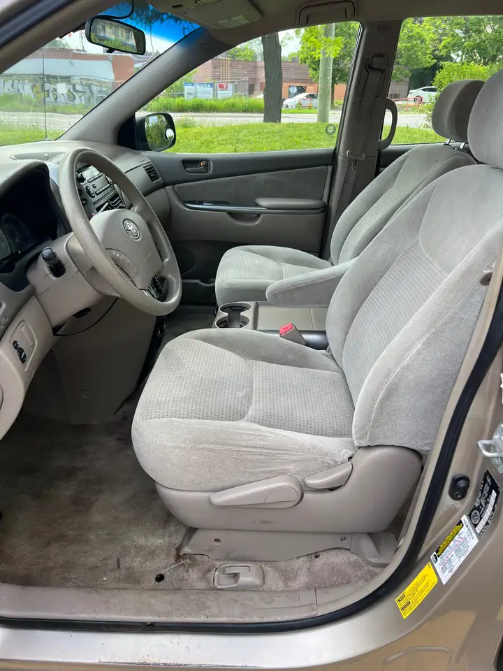 Toyota Sienna снимка Toyota Sienna