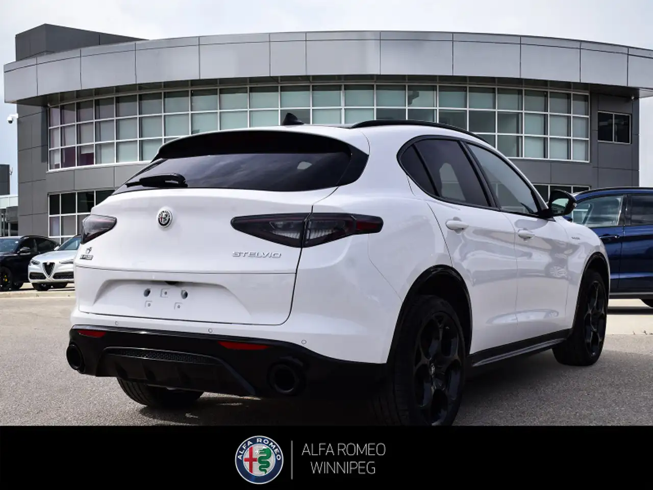 Alfa Romeo Stelvio снимка Alfa Romeo Stelvio