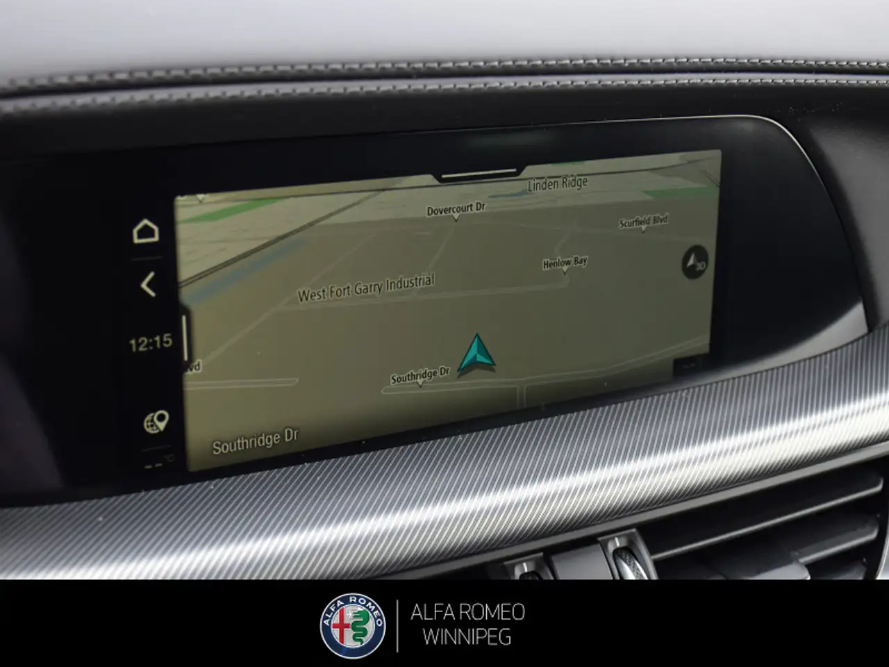 Alfa Romeo Stelvio снимка Alfa Romeo Stelvio