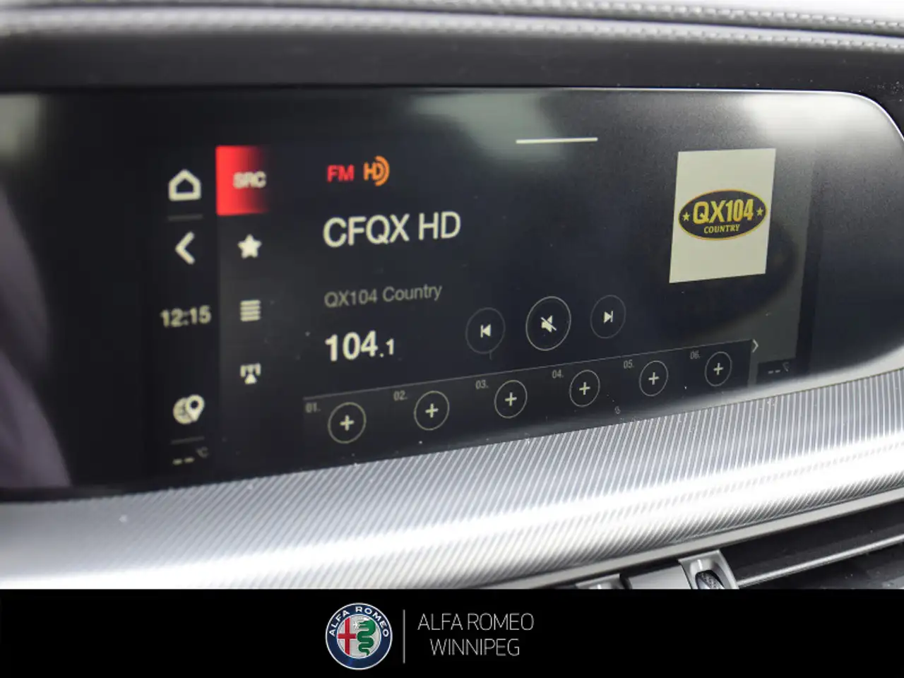 Alfa Romeo Stelvio снимка Alfa Romeo Stelvio