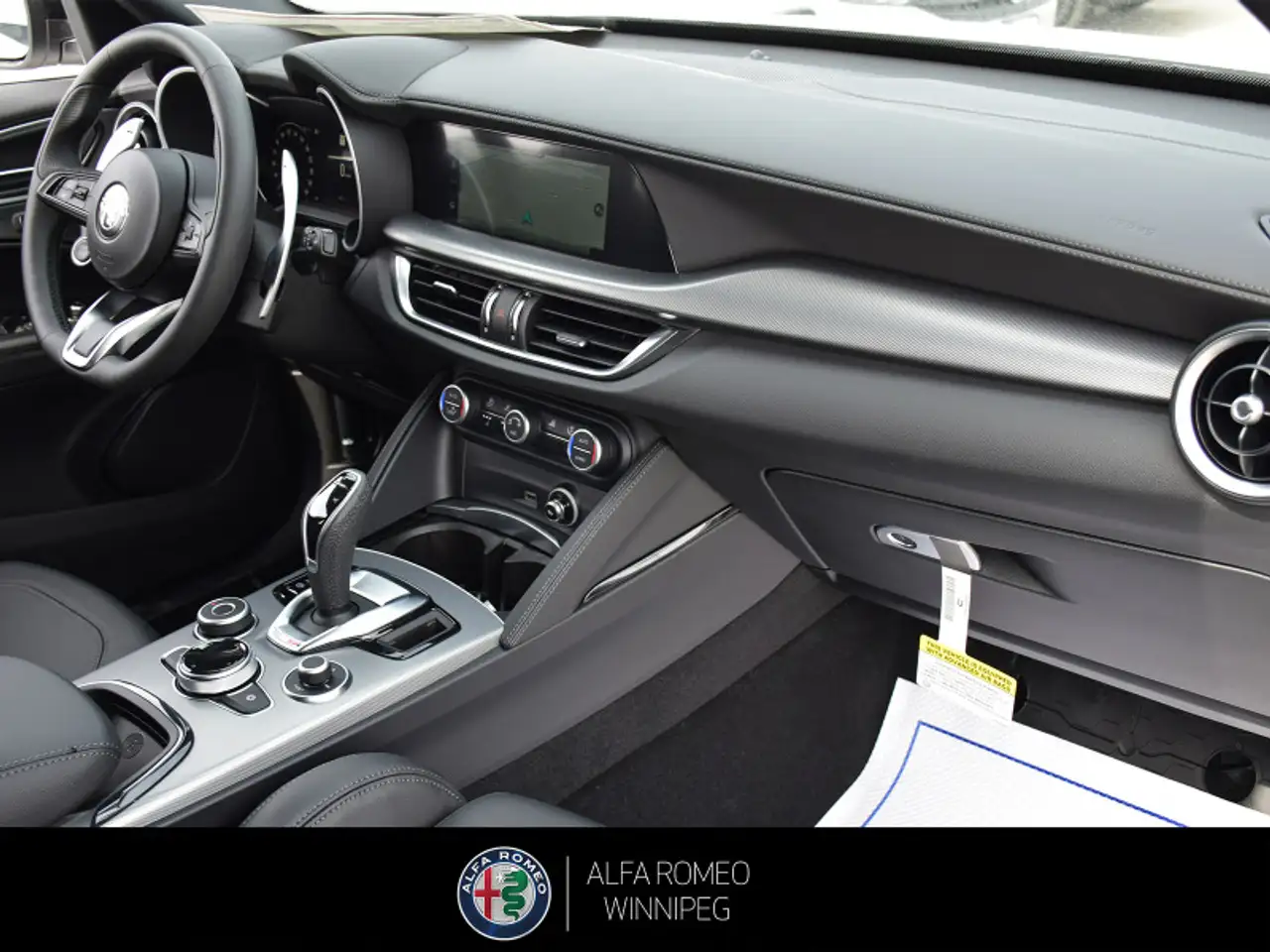 Alfa Romeo Stelvio снимка Alfa Romeo Stelvio