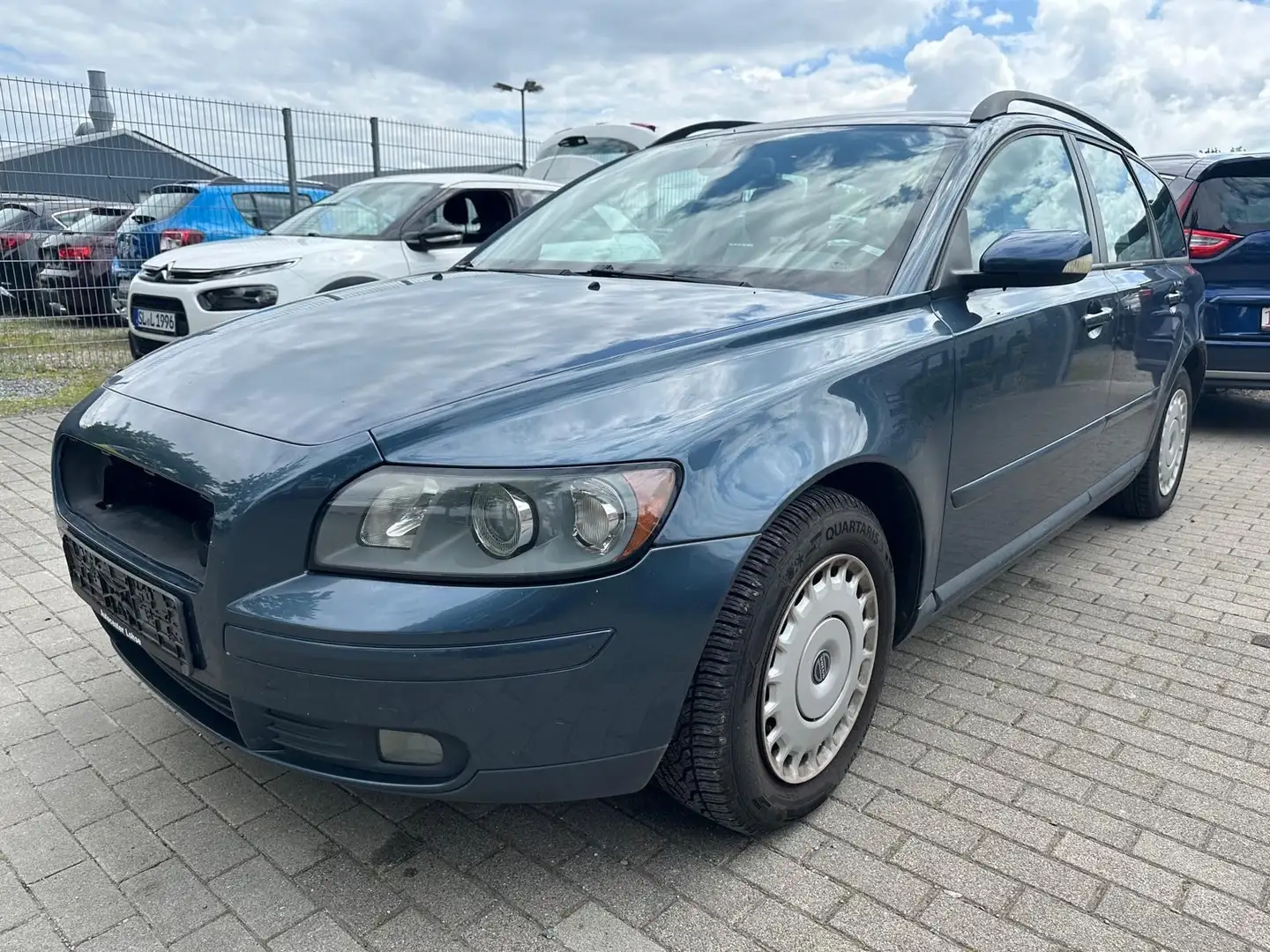 Volvo V50 1.8 Momentum Tempomat Klimaautomatik Radio Blau - 1