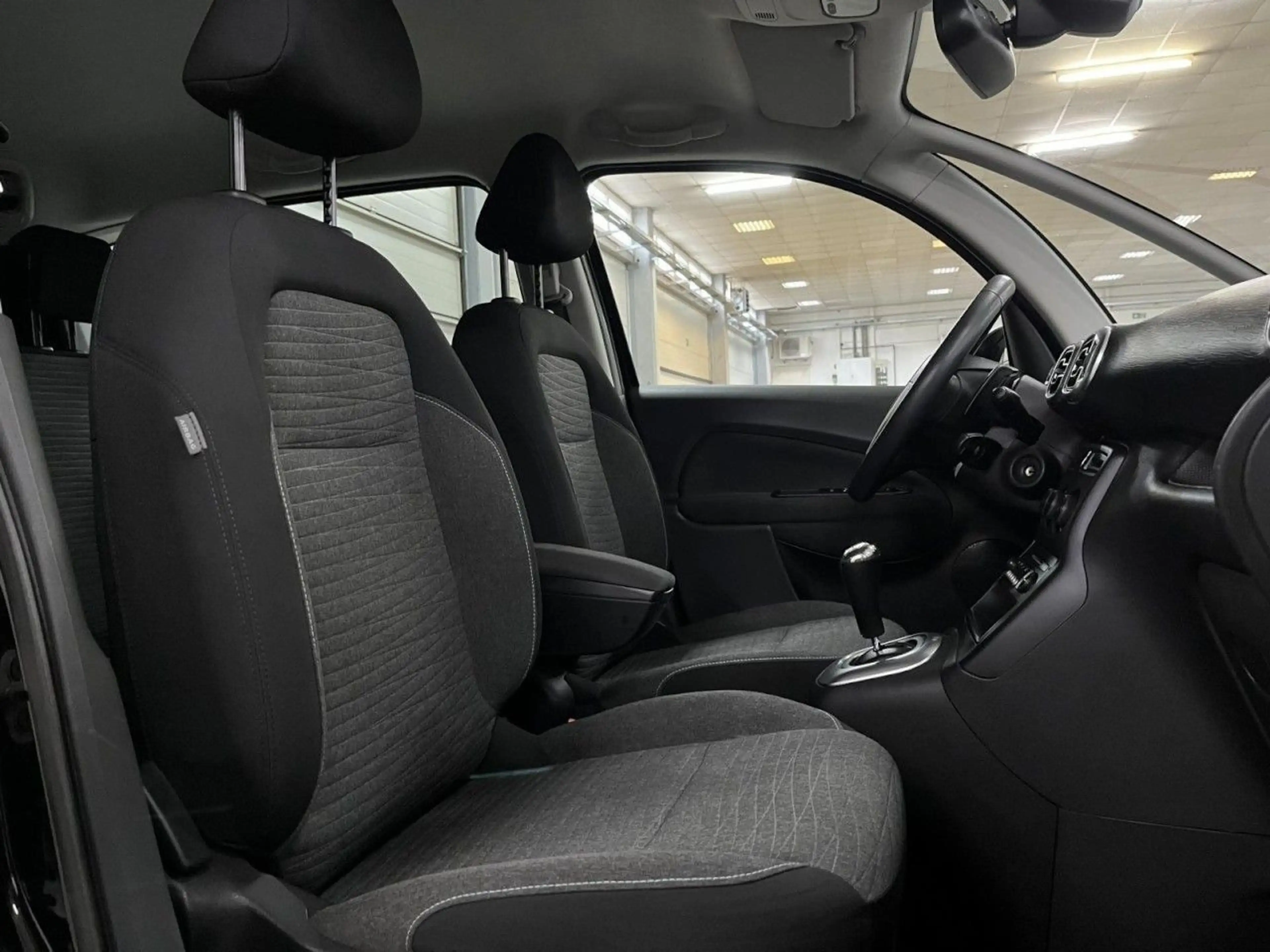 Citroen C3 Picasso Selection 1.6 BENZIN AUTOMATIK KLIMA PDC ALUFELGEN — photo 8