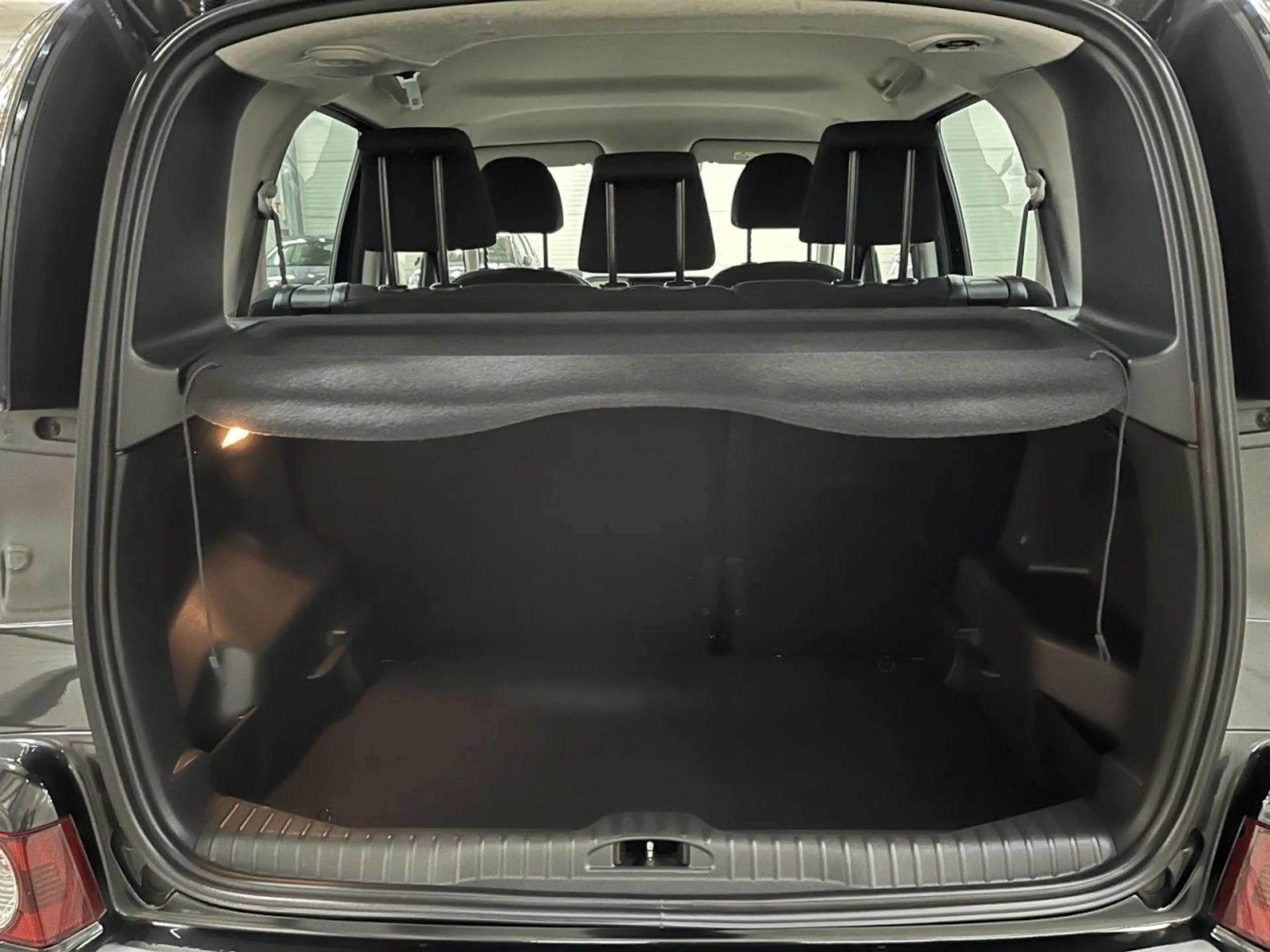 Citroen C3 Picasso Selection 1.6 BENZIN AUTOMATIK KLIMA PDC ALUFELGEN — photo 11