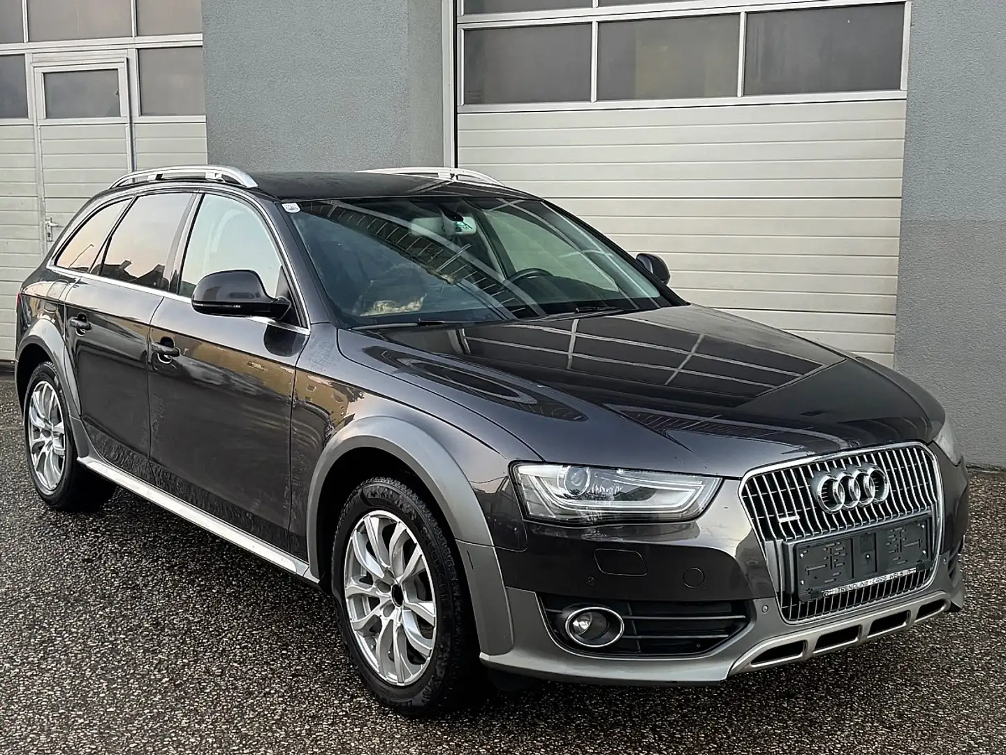 Audi A4 allroad A4 Allroad 2,0 TDI quattro S-tronic Grau - 2