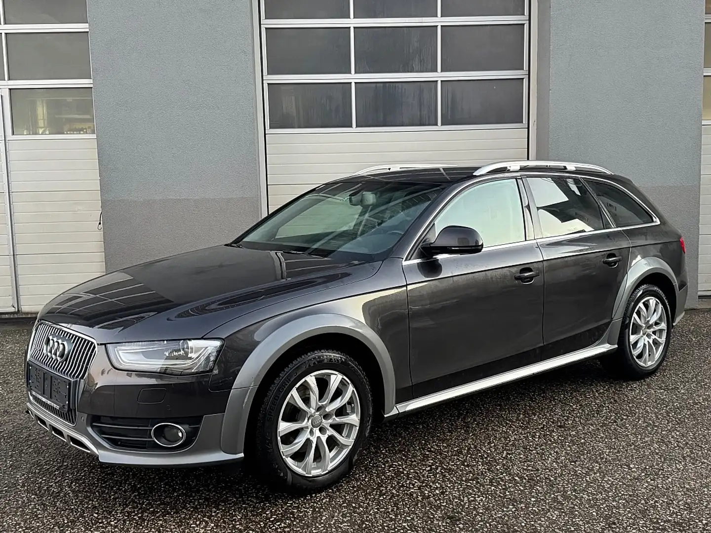Audi A4 allroad A4 Allroad 2,0 TDI quattro S-tronic Grau - 1