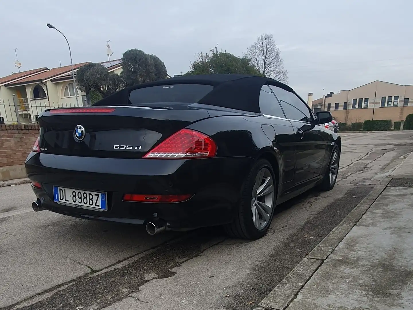 BMW 635 635d Cabrio auto Fekete - 2