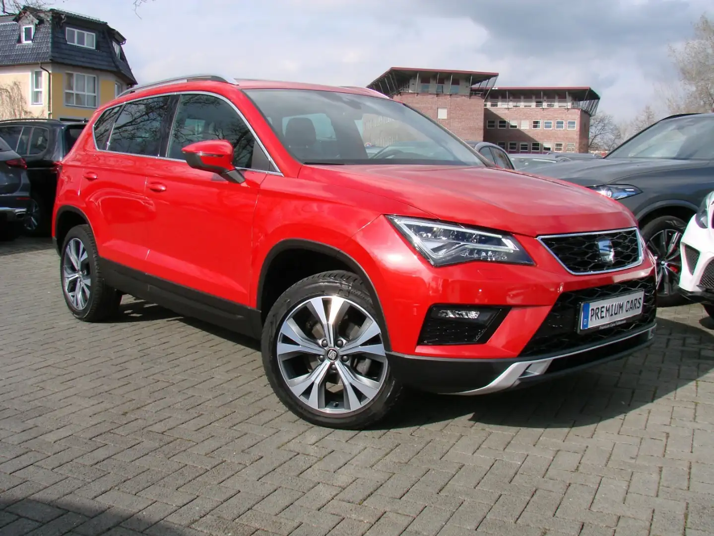 SEAT Ateca 1.5TSI Xcellence Panorama Beats Navi AHK Piros - 1