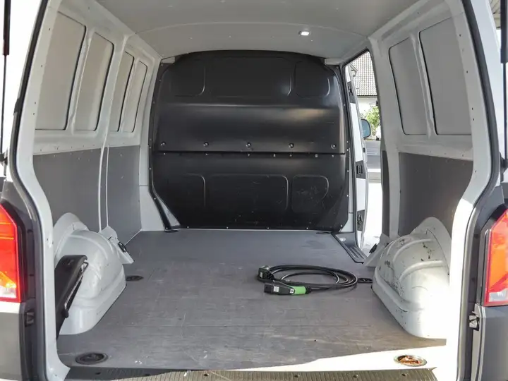 Volkswagen T6.1 Kombi T6.1 Kasten ABTe ELEKTRO 90Km/WLTP*LR*AHK*Klima – Foto 23