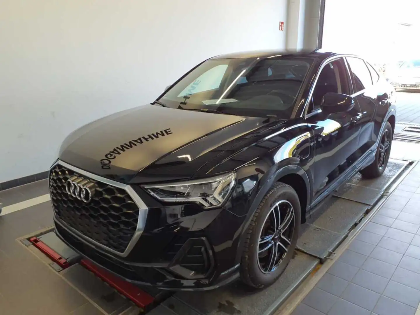 Audi Q3 Sportback 45 TFSI e S tronic AHK Naviplus Rear Vie Schwarz - 2