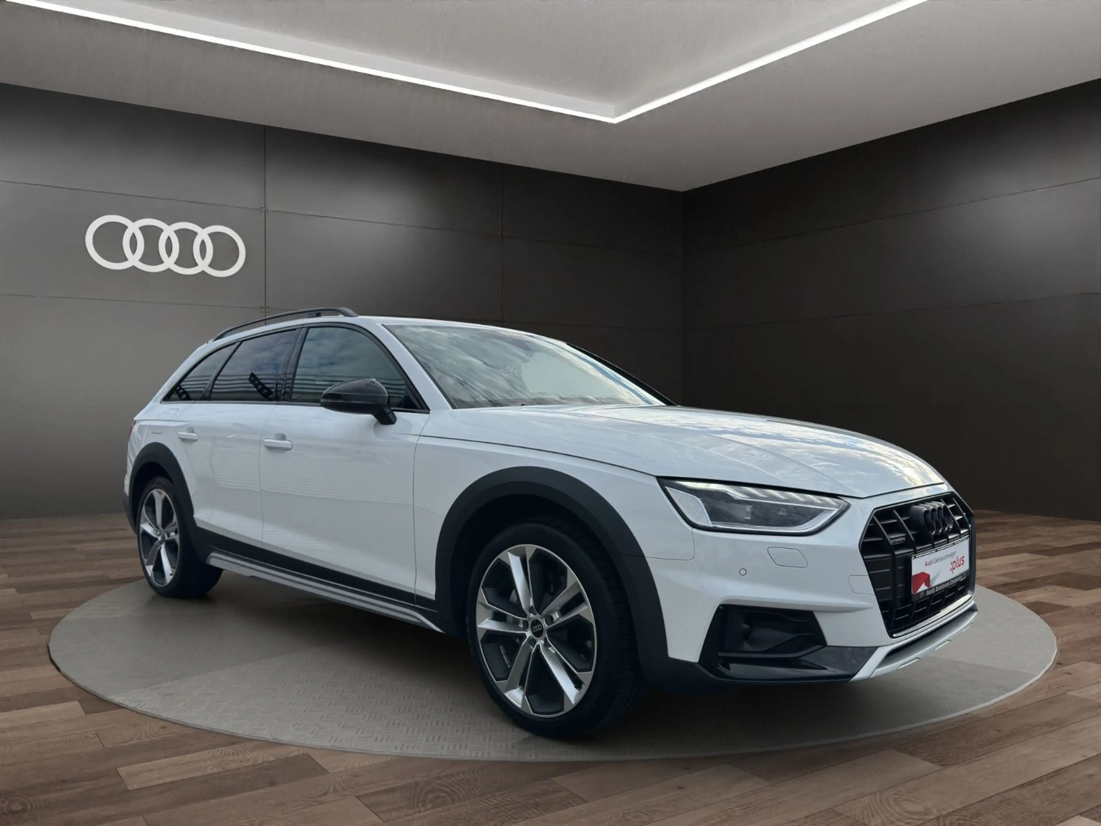 Audi A4 allroad 40 TDI qu. S tr. MATRIX+PANO+SOUND — photo 3