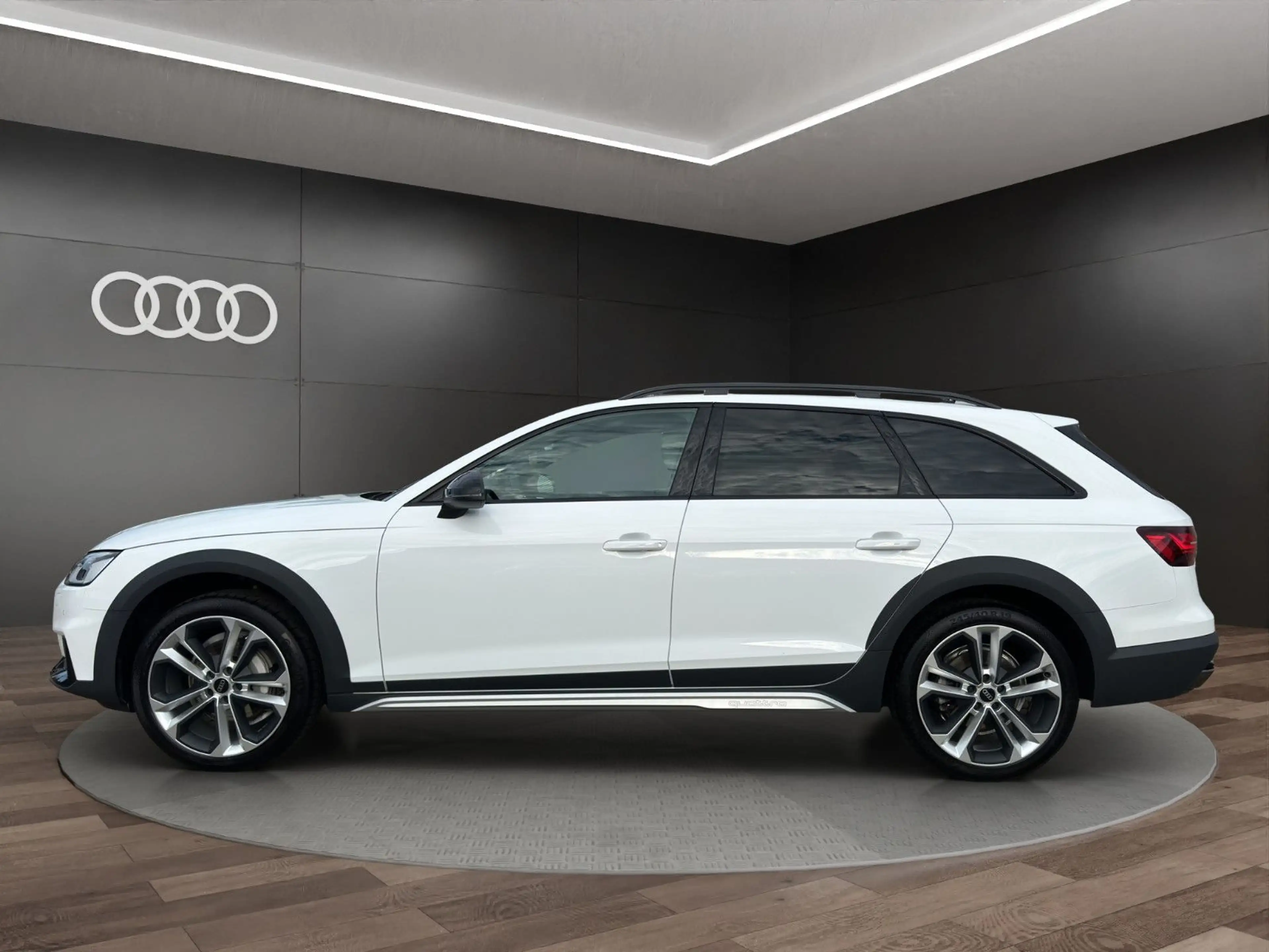 Audi A4 allroad 40 TDI qu. S tr. MATRIX+PANO+SOUND — photo 9