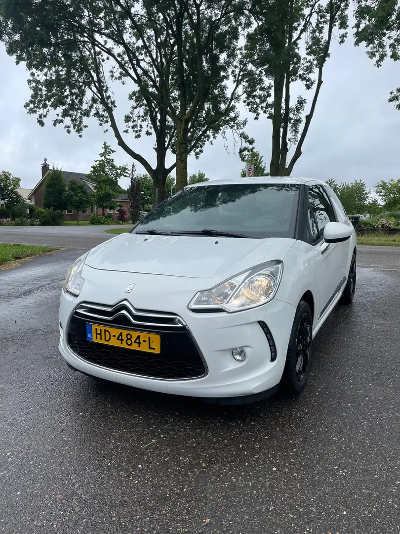 DS Automobiles DS 3 1.2 PureTech So Chic AUTOMAAT LAGE KILOMETERS Blanc - 2