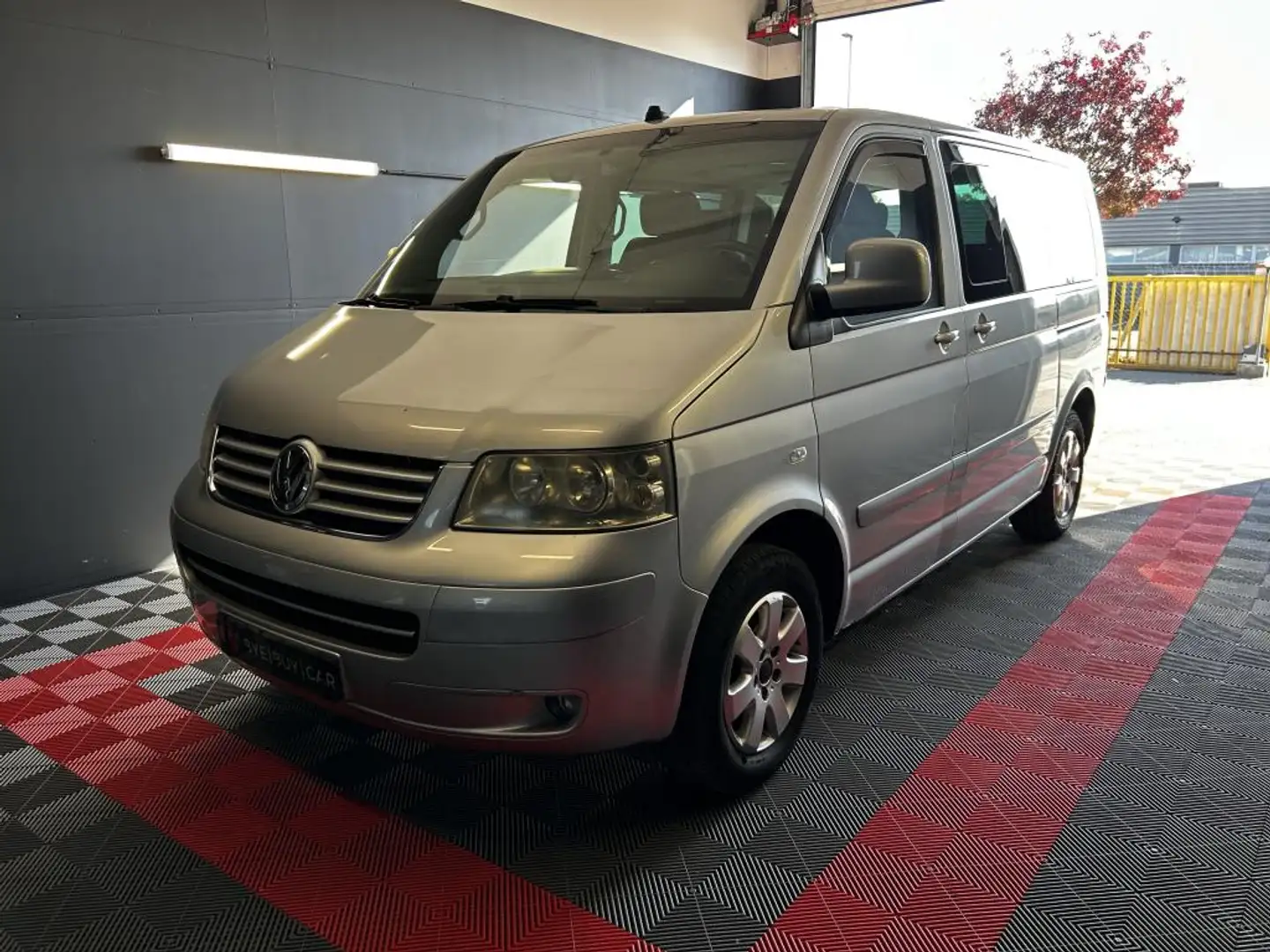 Volkswagen Transporter Transporter 2.5 TDI 174 7pl  T5 7J-7H COMBI Multivan - Garantie 12 mois Gris - 1