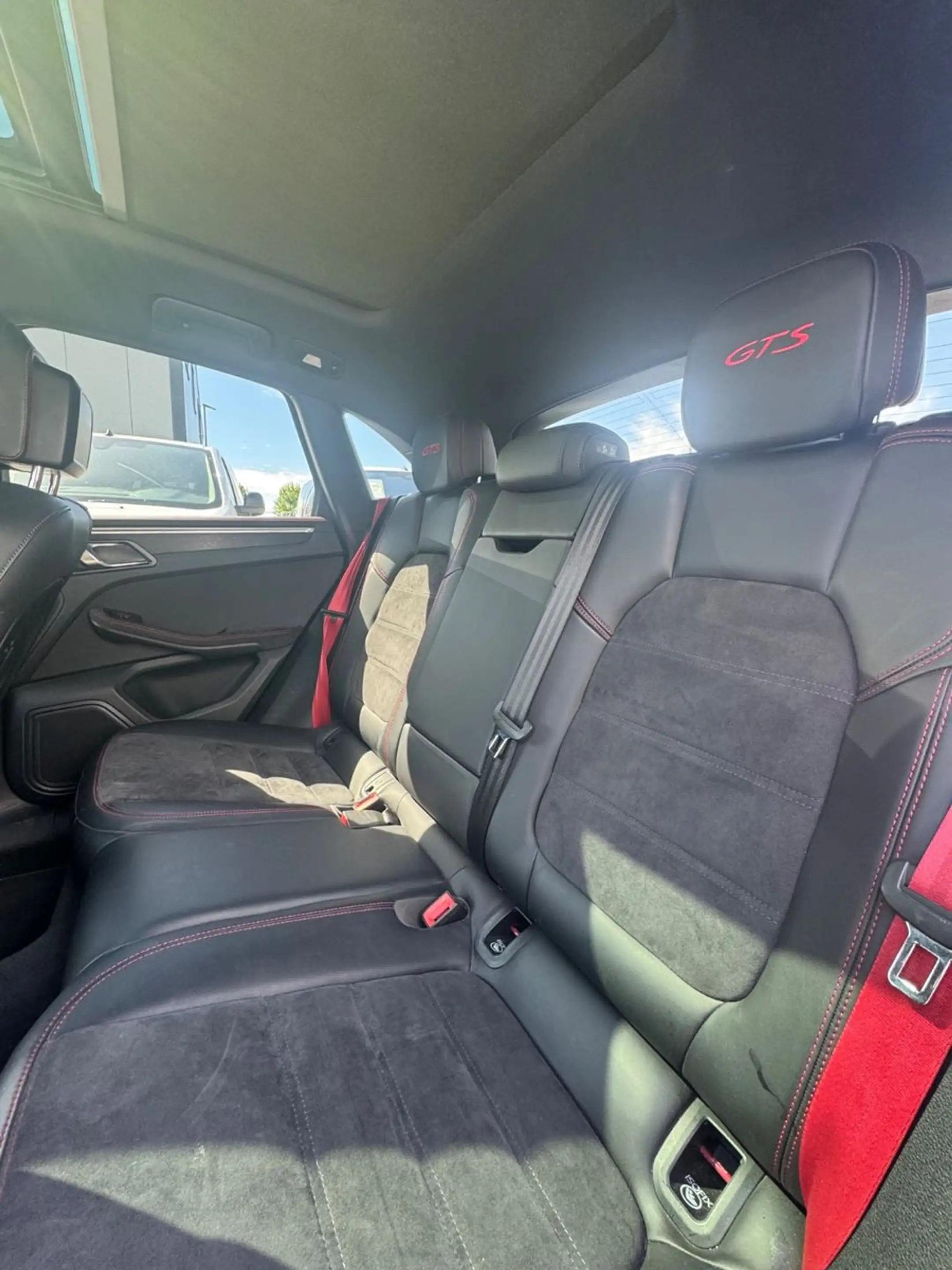 Porsche Macan GTS — photo 9