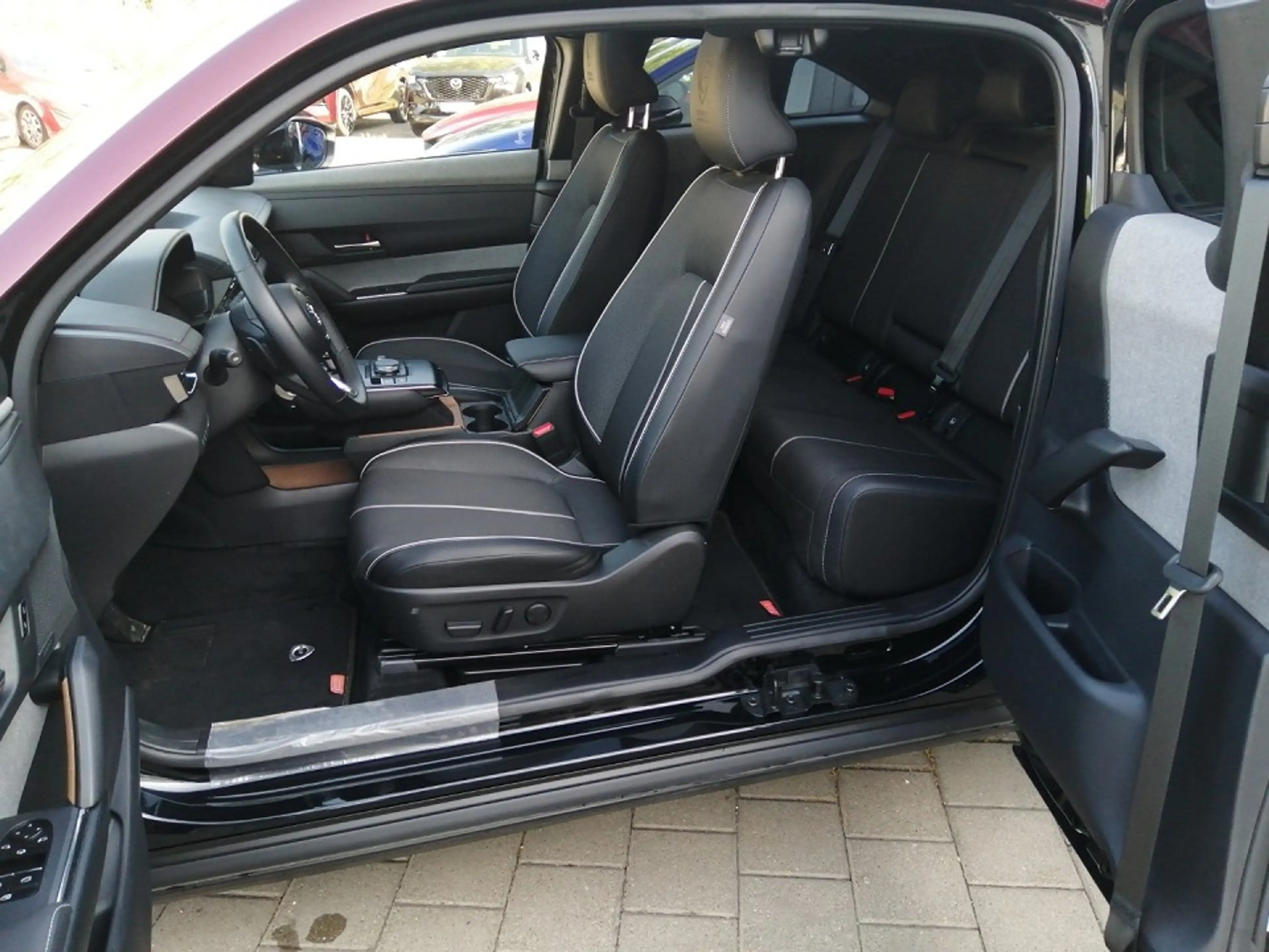 Mazda MX-30 e-SKYACTIV R-EV — photo 9