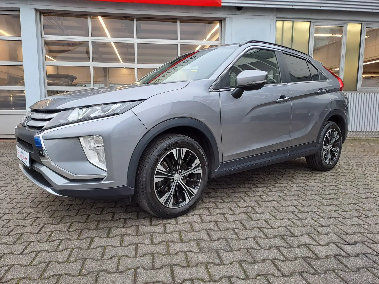 Mitsubishi Eclipse Cross Diamant Edition 2WD Grau - 2