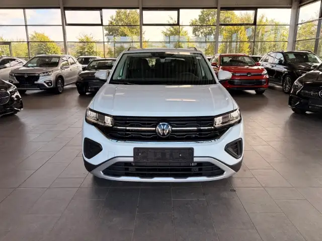 Volkswagen T-Cross view 2
