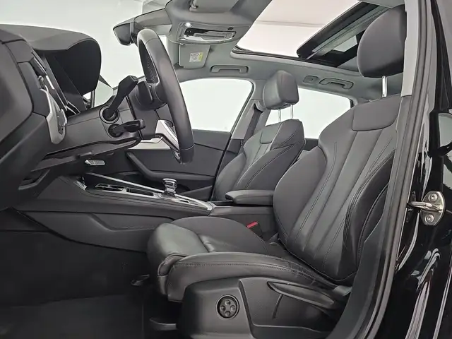 Audi A4 view 9