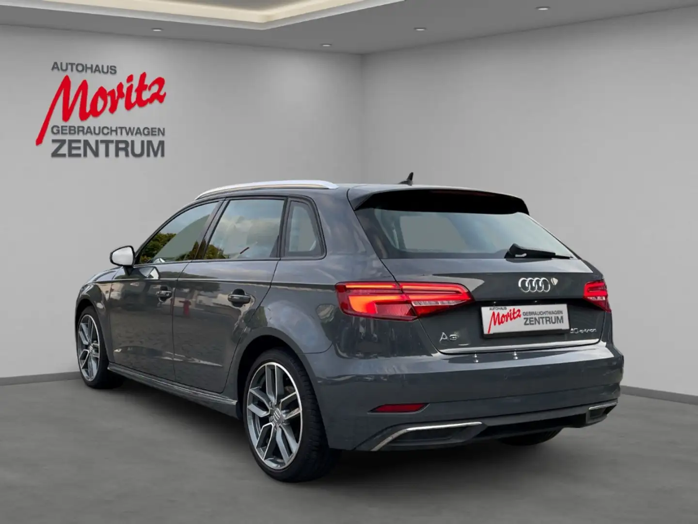 Audi A3 Sportback 40 e-tron sport *SCHWENKBARE AHK!* Grau - 2