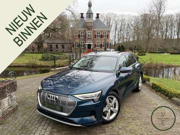 e-tron 50 quattro Launch edition plus 71 kWh | Pan