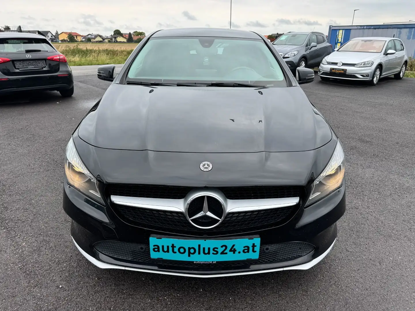 Mercedes-Benz CLA 180 d Shooting Brake Schwarz - 2