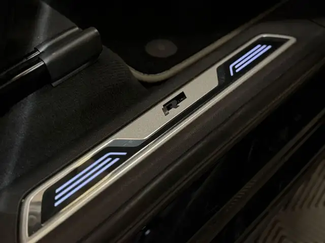 Volkswagen Touareg R-Line 4Motion Ansicht 3