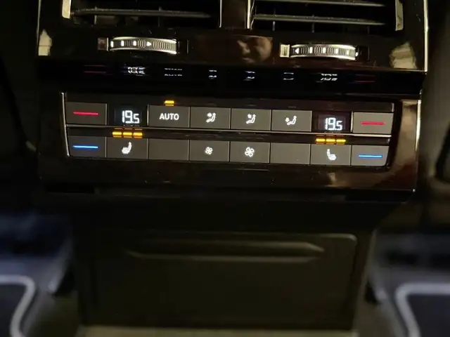 Volkswagen Touareg R-Line 4Motion Ansicht 9