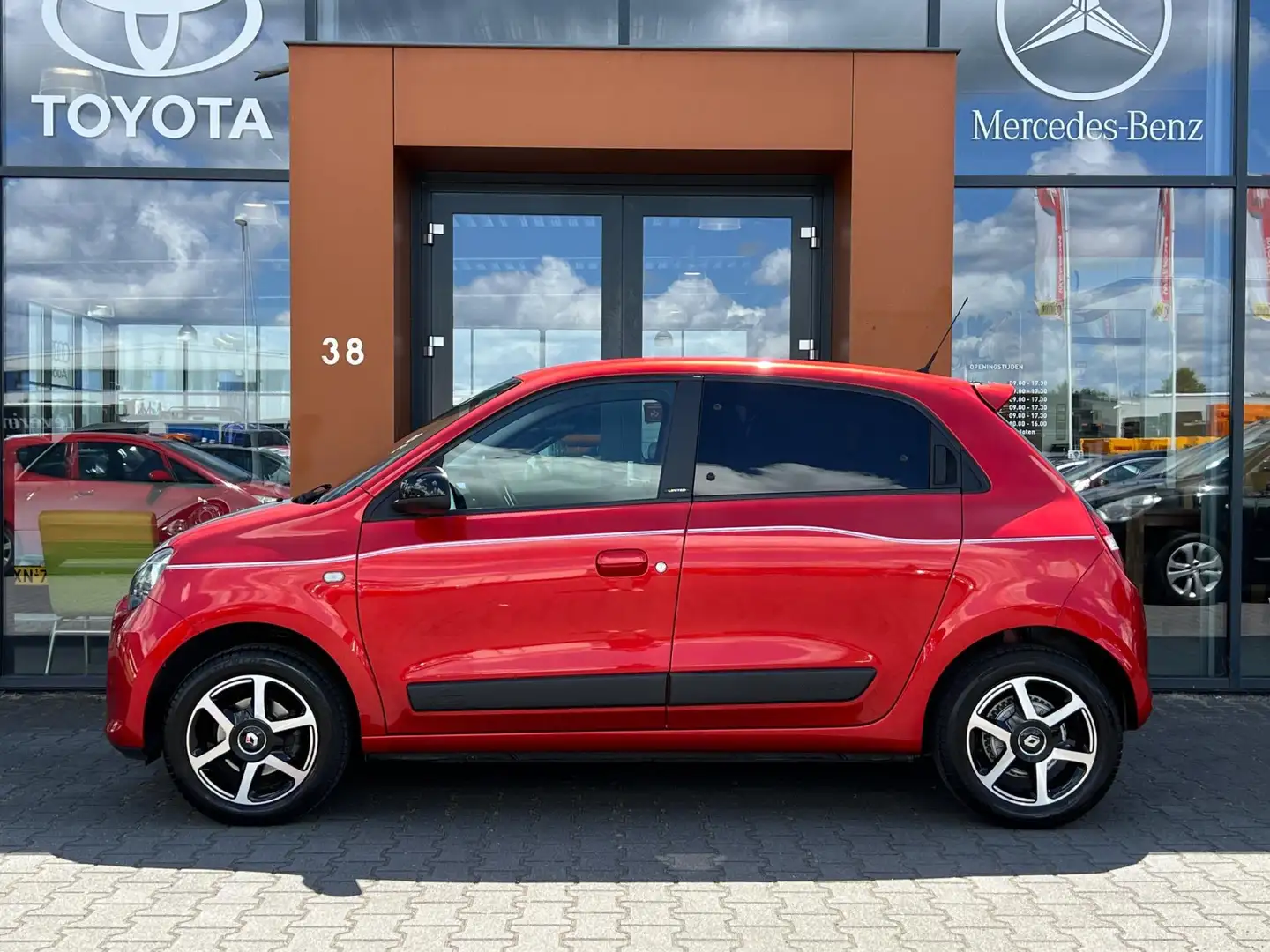 Renault Twingo 1.0SCe Limited|Airco|Bluetooth|PDC|1e eig|NAP Rood - 2