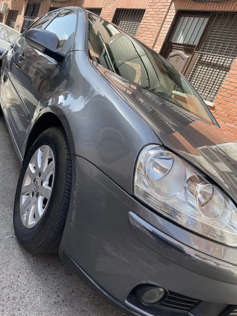 Volkswagen Golf 1.9TDI Highline - 1