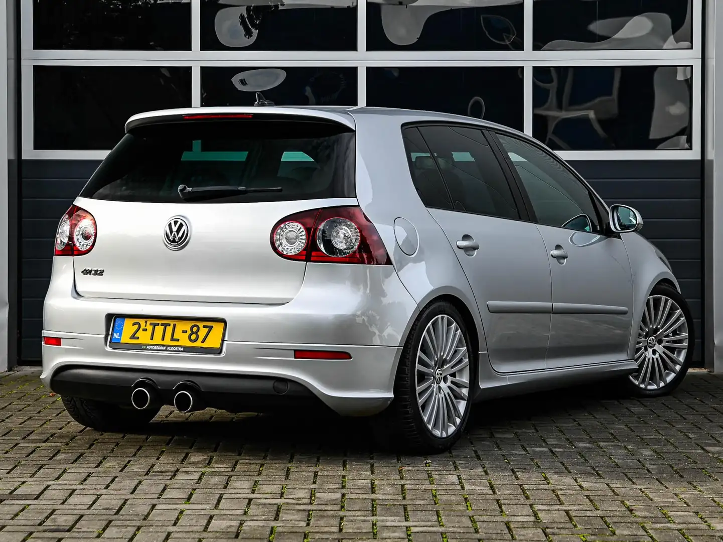 Volkswagen Golf 3.2 R32 DSG | Leder | Xenon | Navi | Climate contr Gris - 2