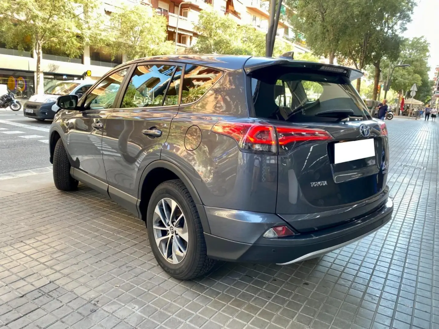 Toyota RAV 4 2.5 hybrid AWD Advance Gris - 2