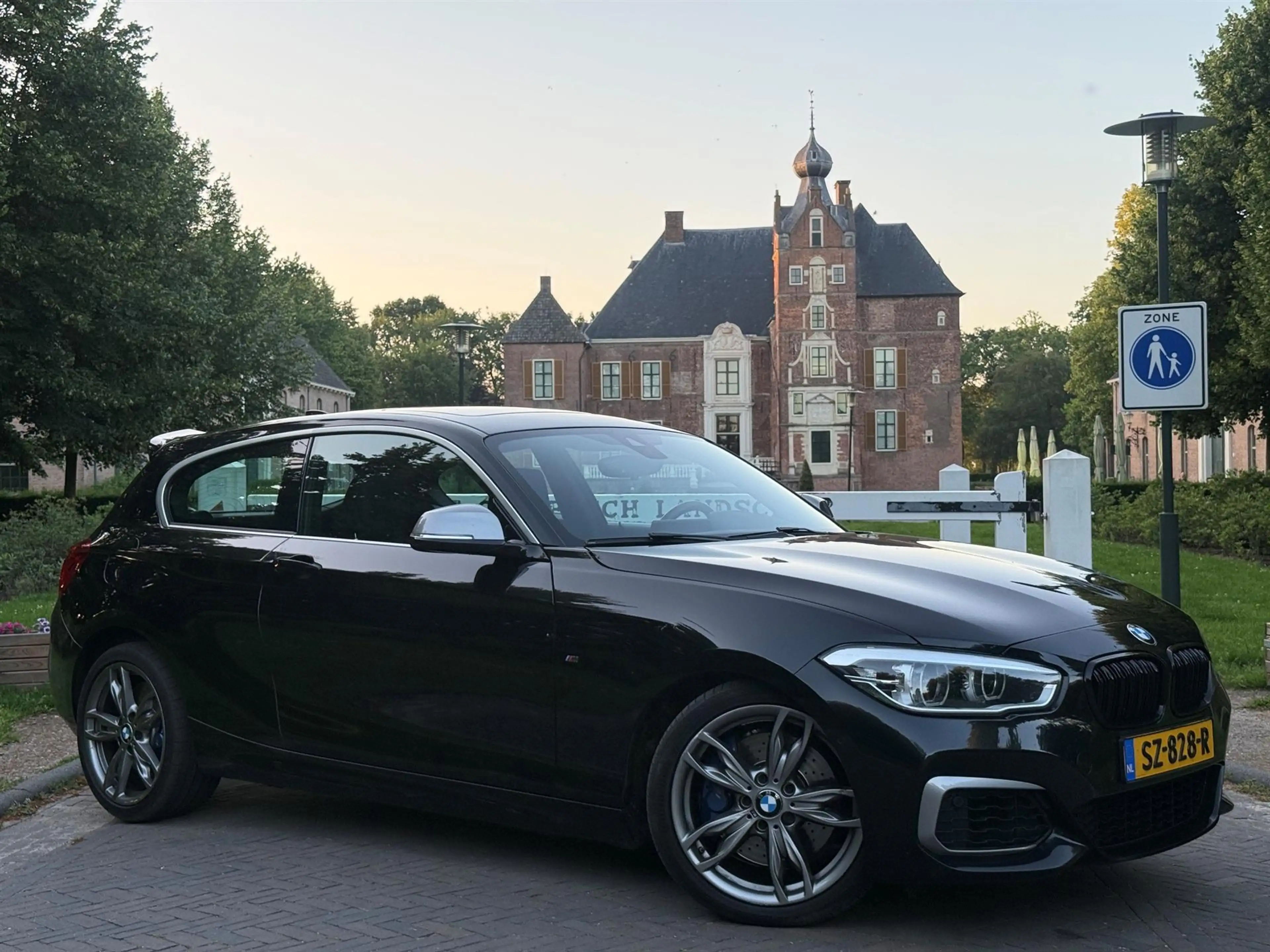 BMW 140 1-serie M140i High Exec/Pano/Stuurverw/Carplay/Har