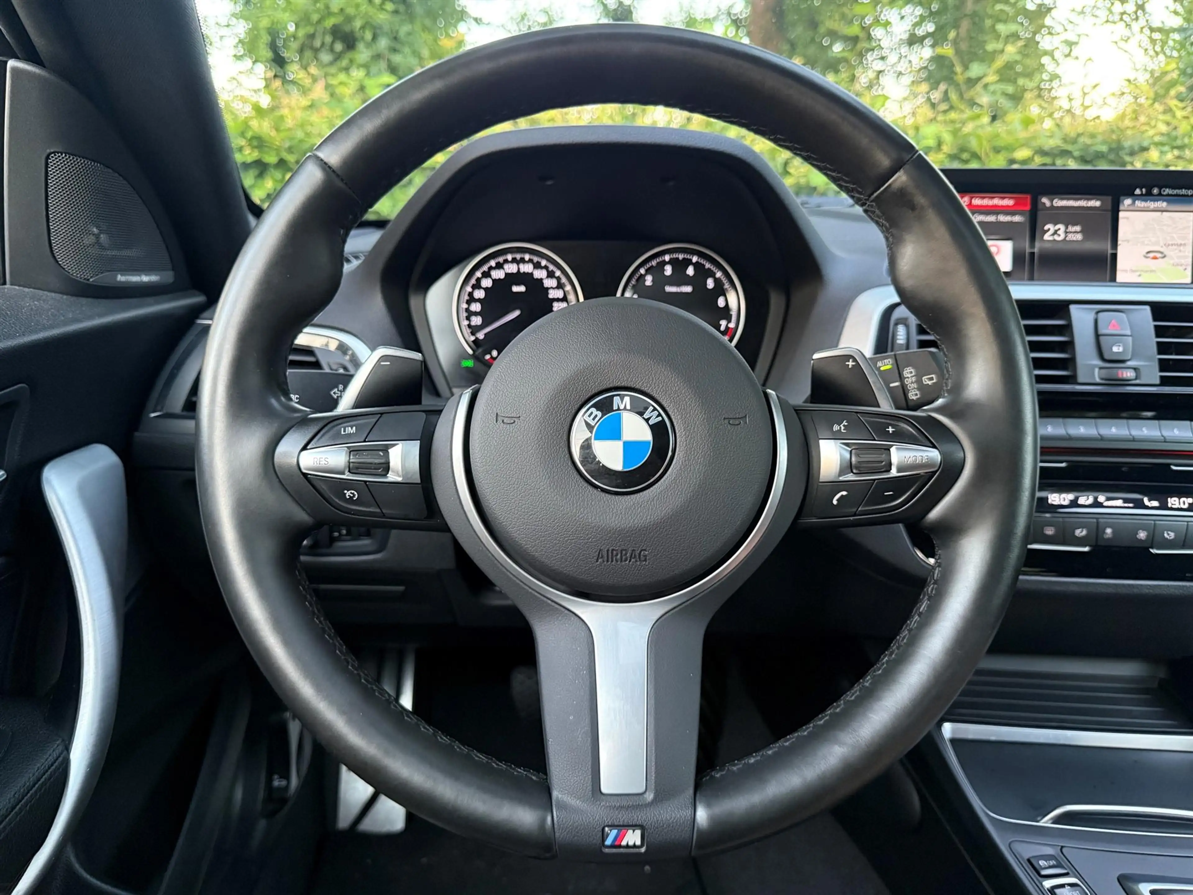BMW 140 1-serie M140i High Exec/Pano/Stuurverw/Carplay/Har — photo 17