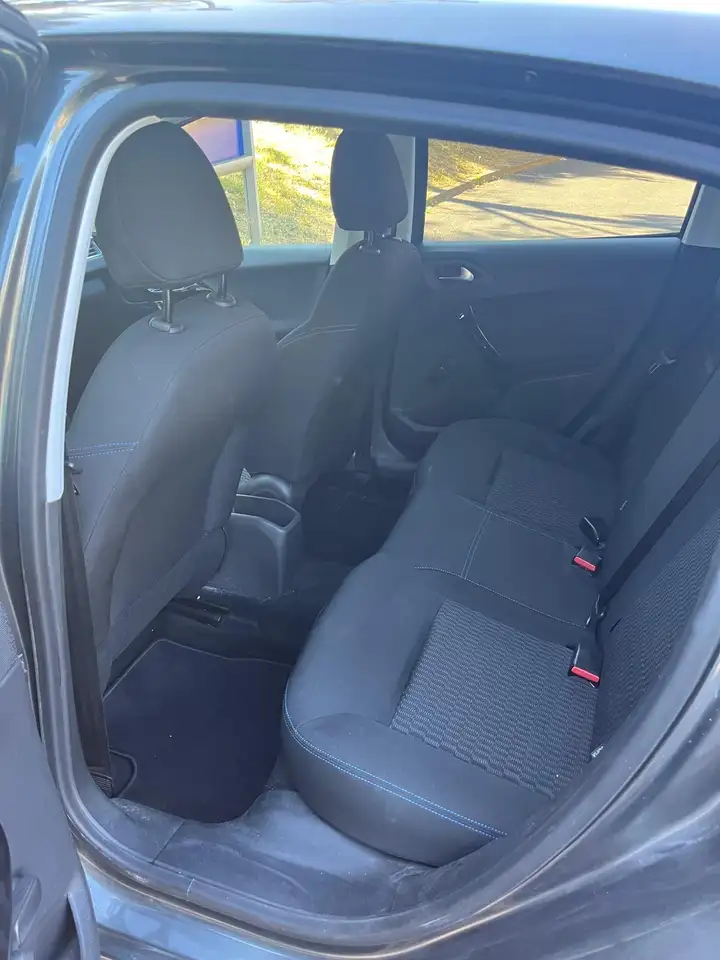 Peugeot 208 208 — photo 10