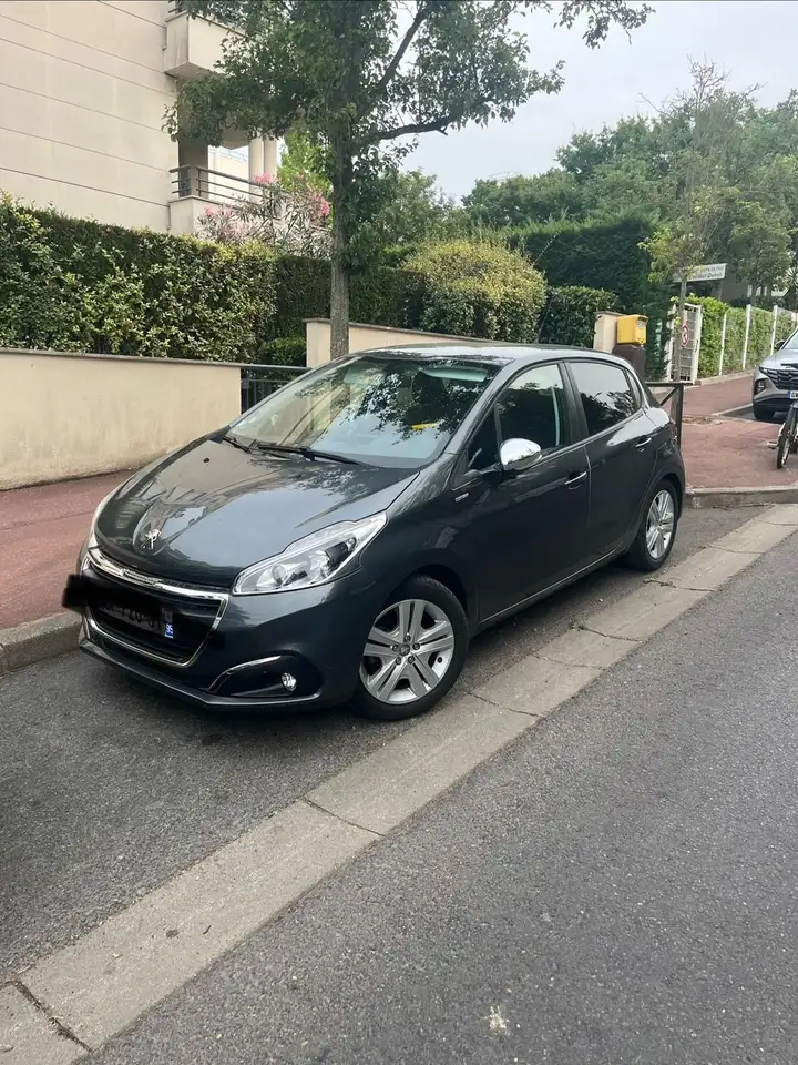 Peugeot 208 208 — photo 3